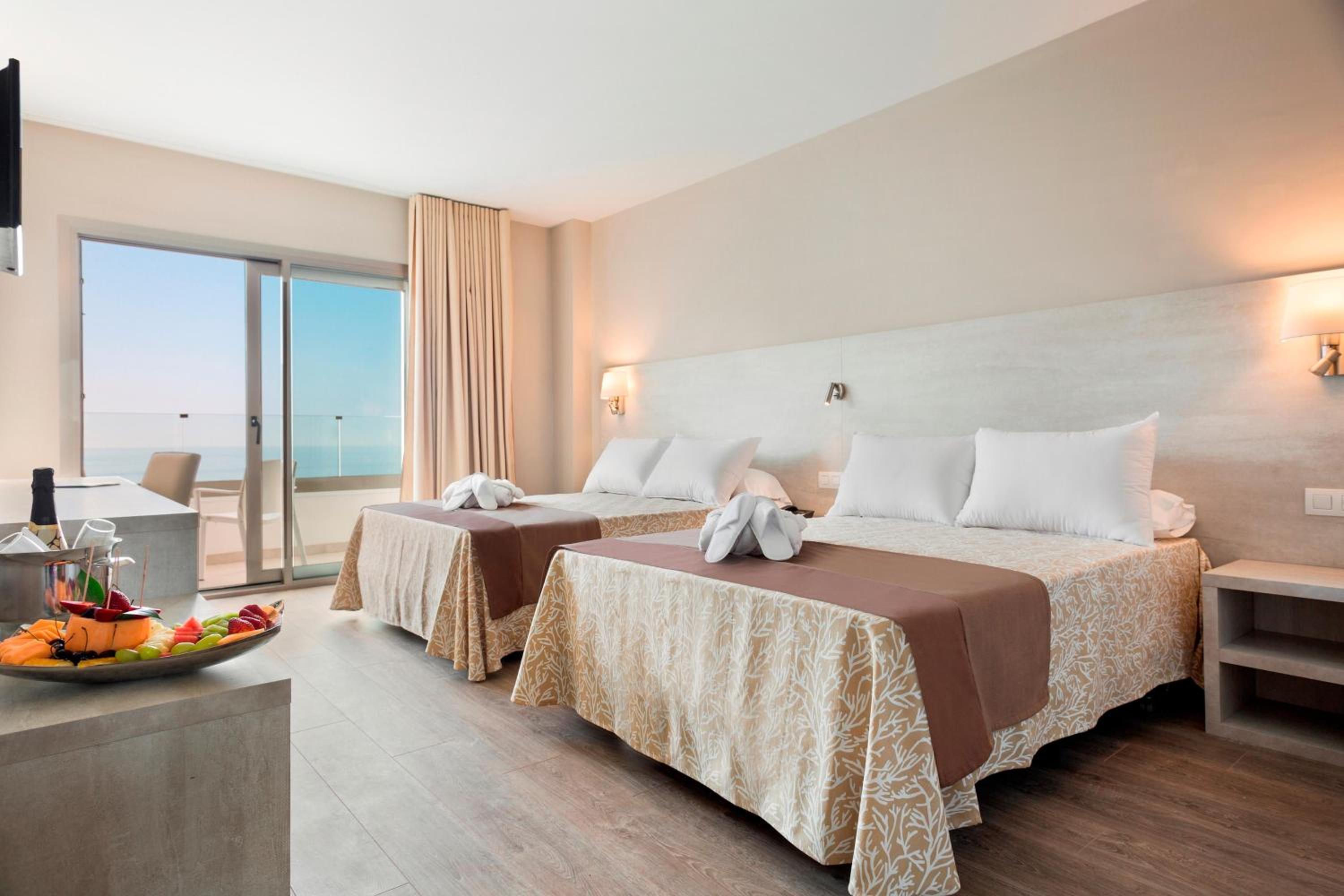 Habitación Doble con Vista al Mar (2 Adultos)