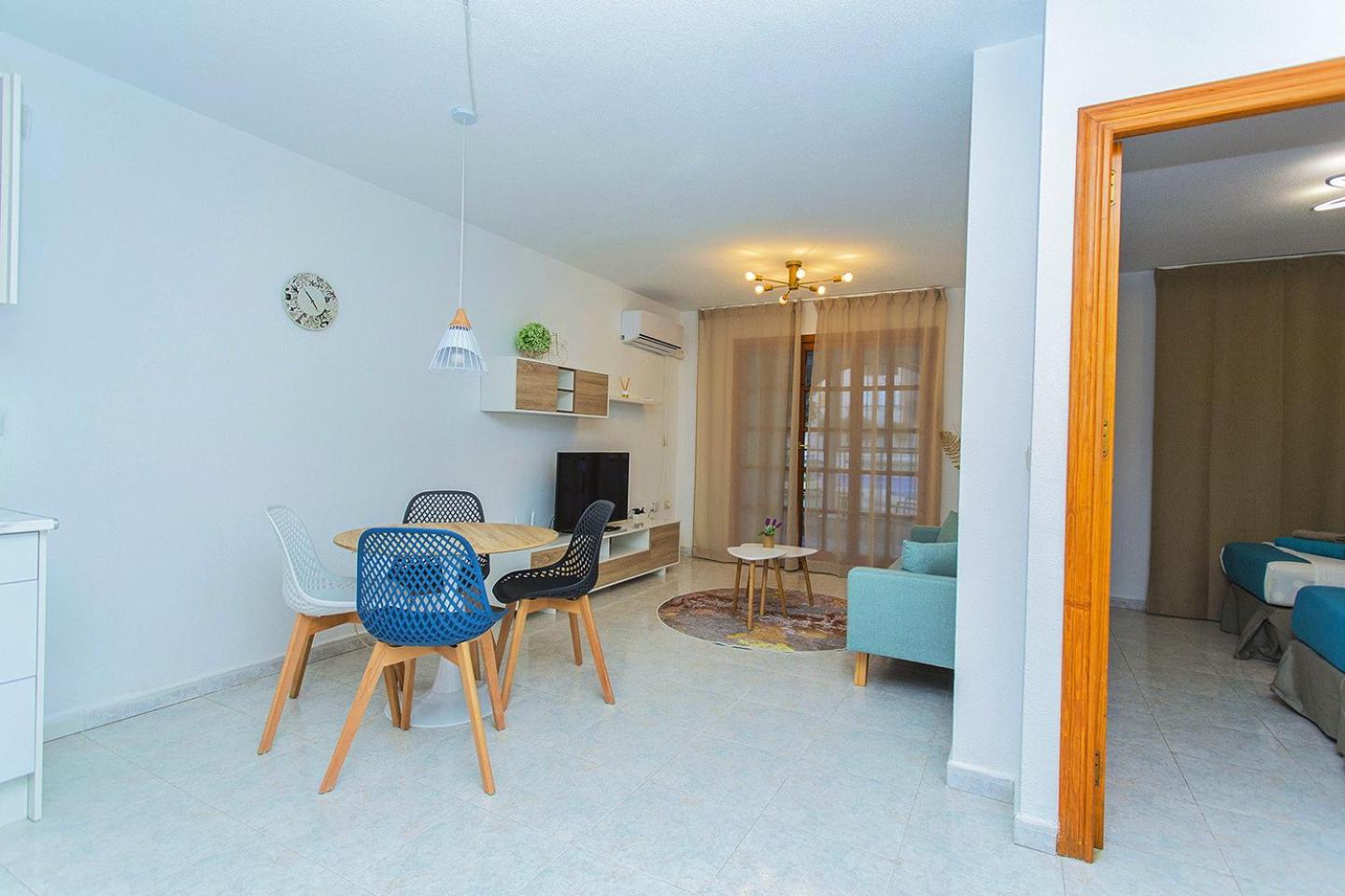 Apartamento con vista a la piscina