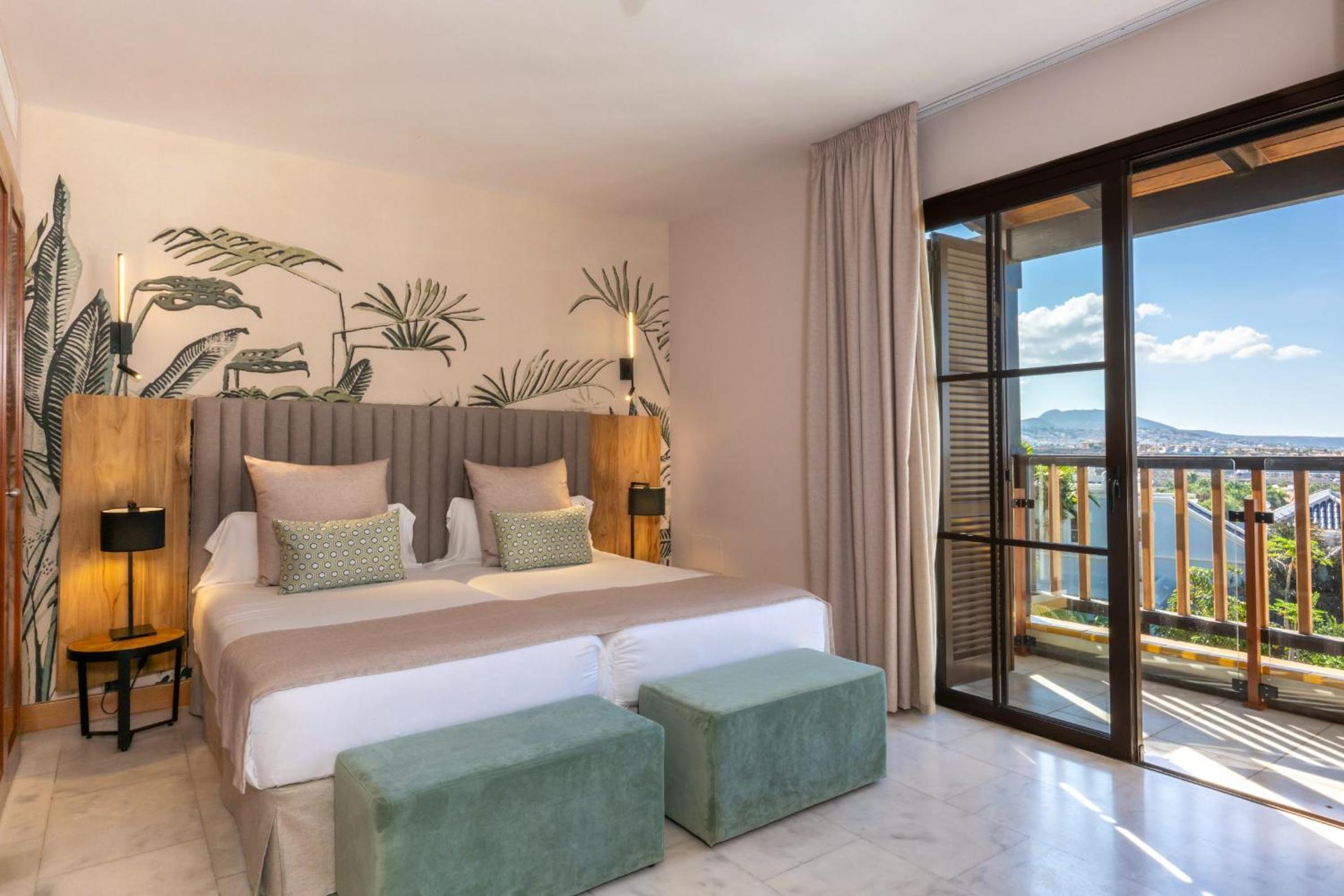 Two-Bedroom Villa with exterior Spa Bath (3 Adults)
