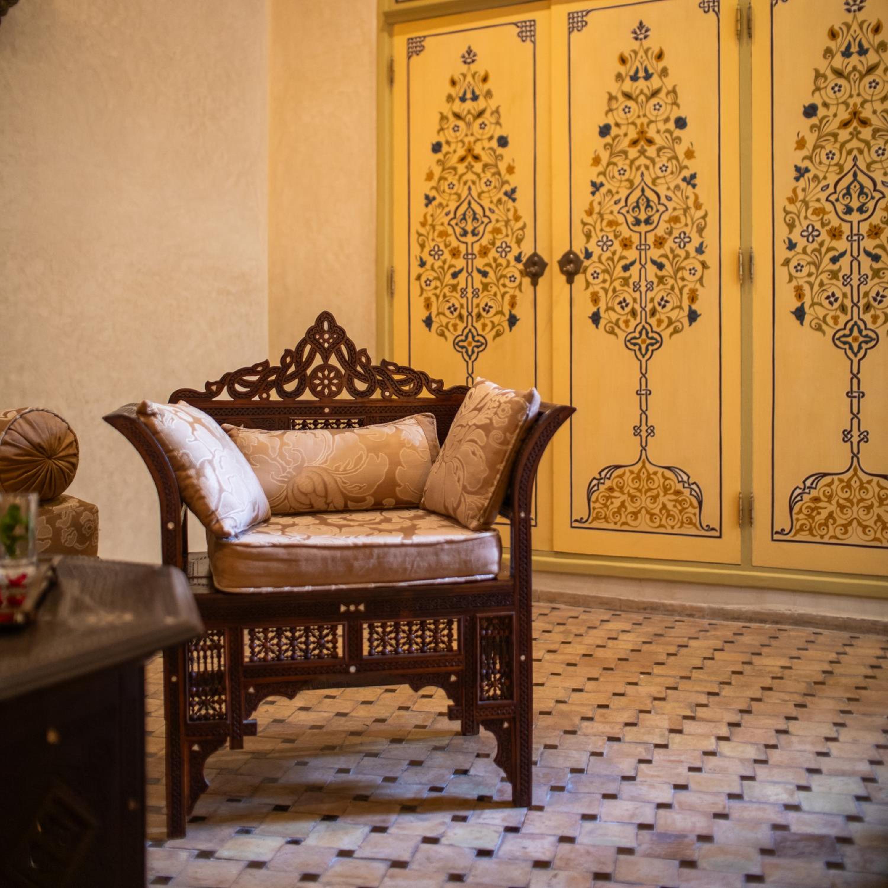 Suite - Photo 23
