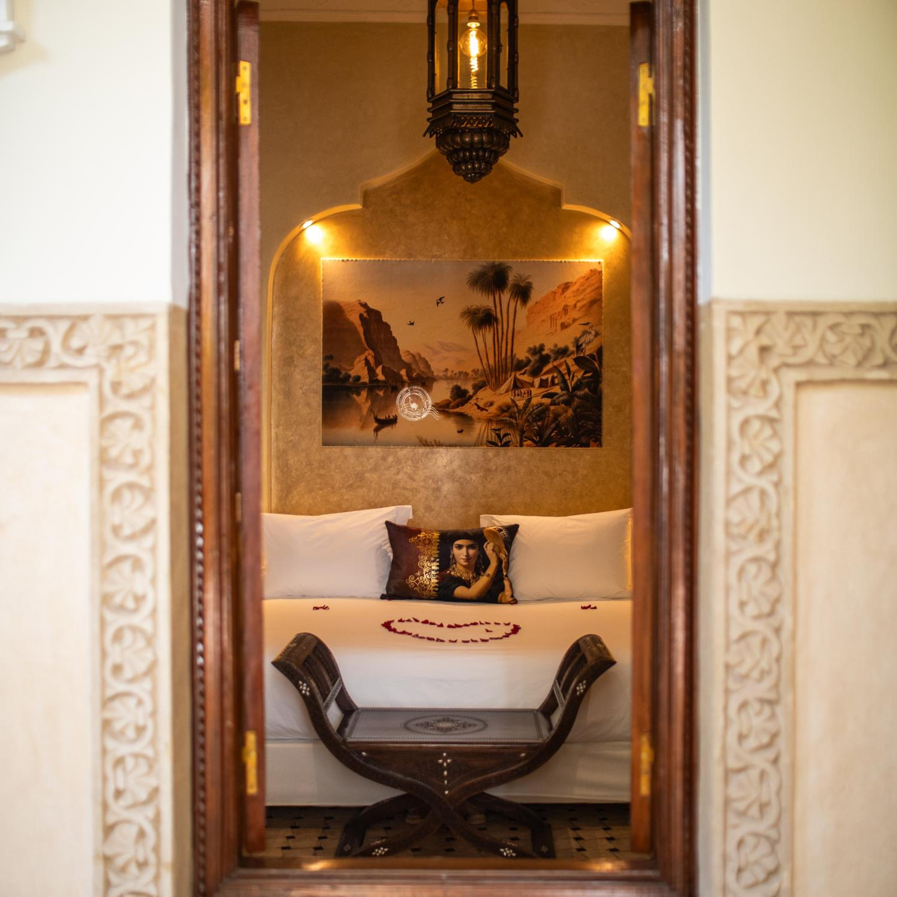 Suite - Photo 24
