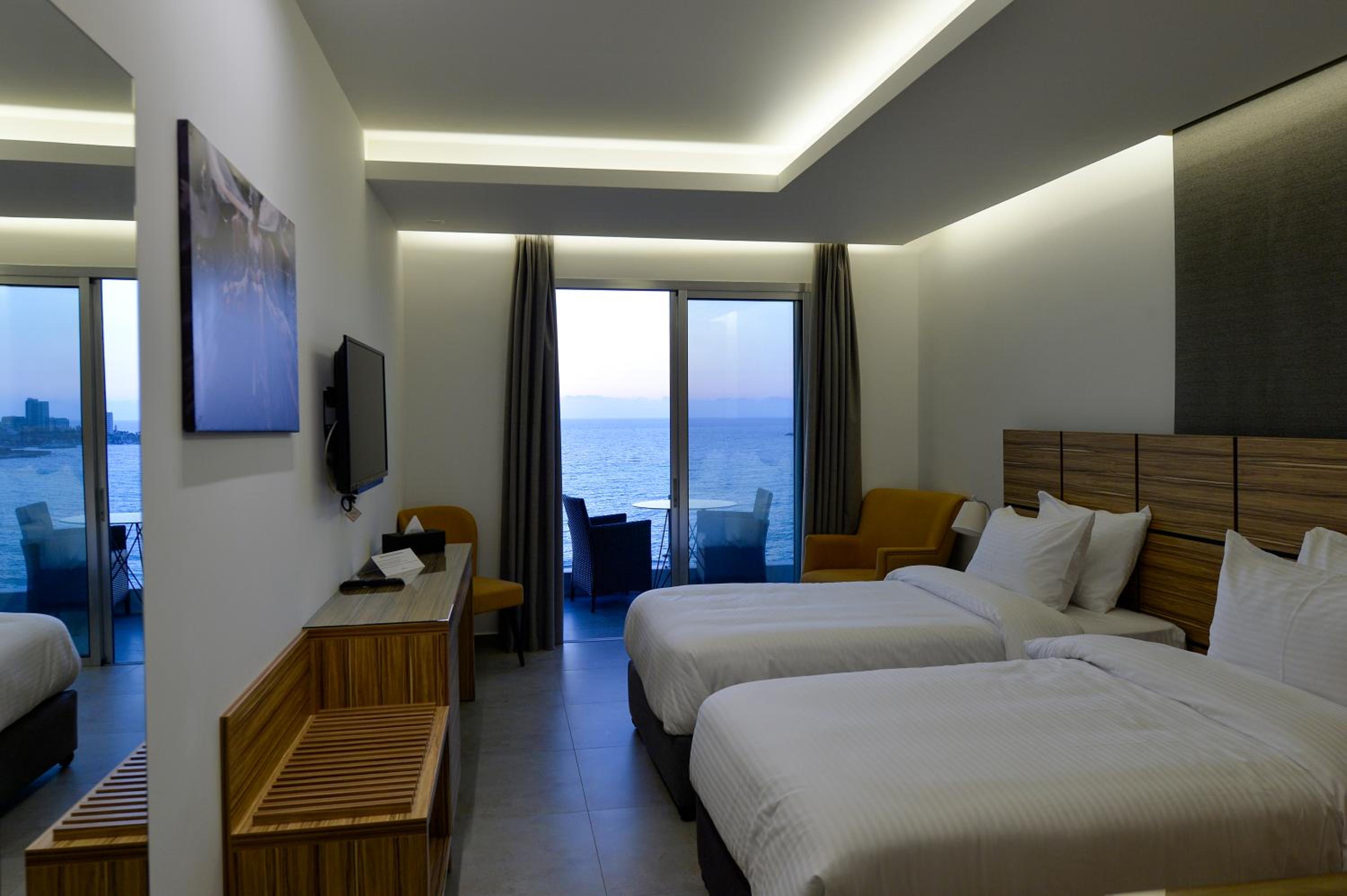 Deluxe Double Room with Balcony and Sea View