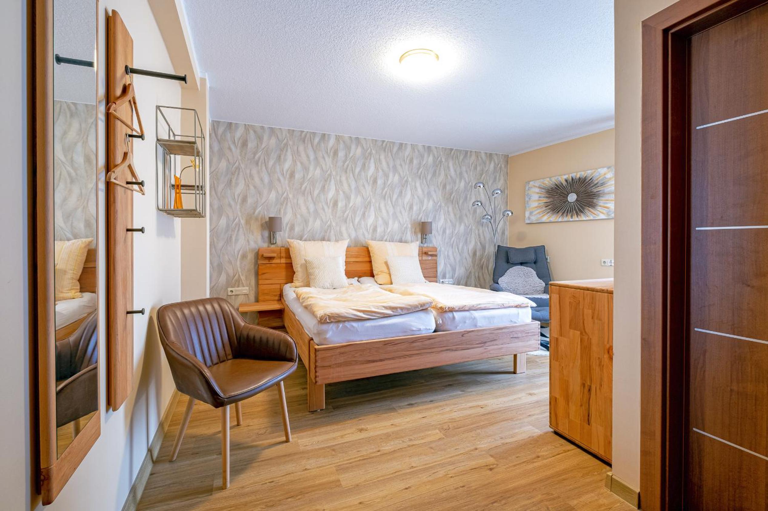 Double Room with Private Bathroom - Photo 4
