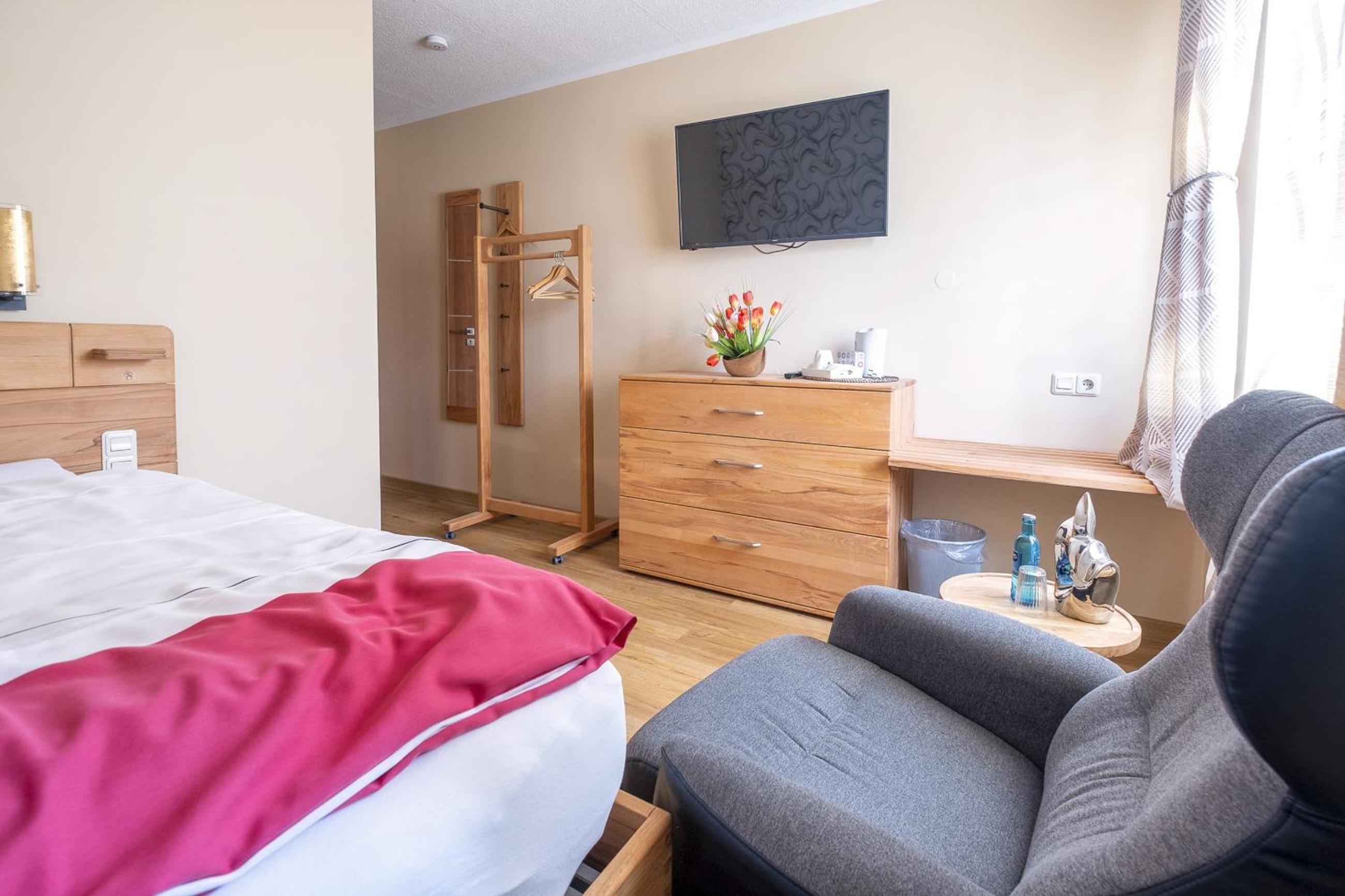 Single Room with Bathroom photo 1