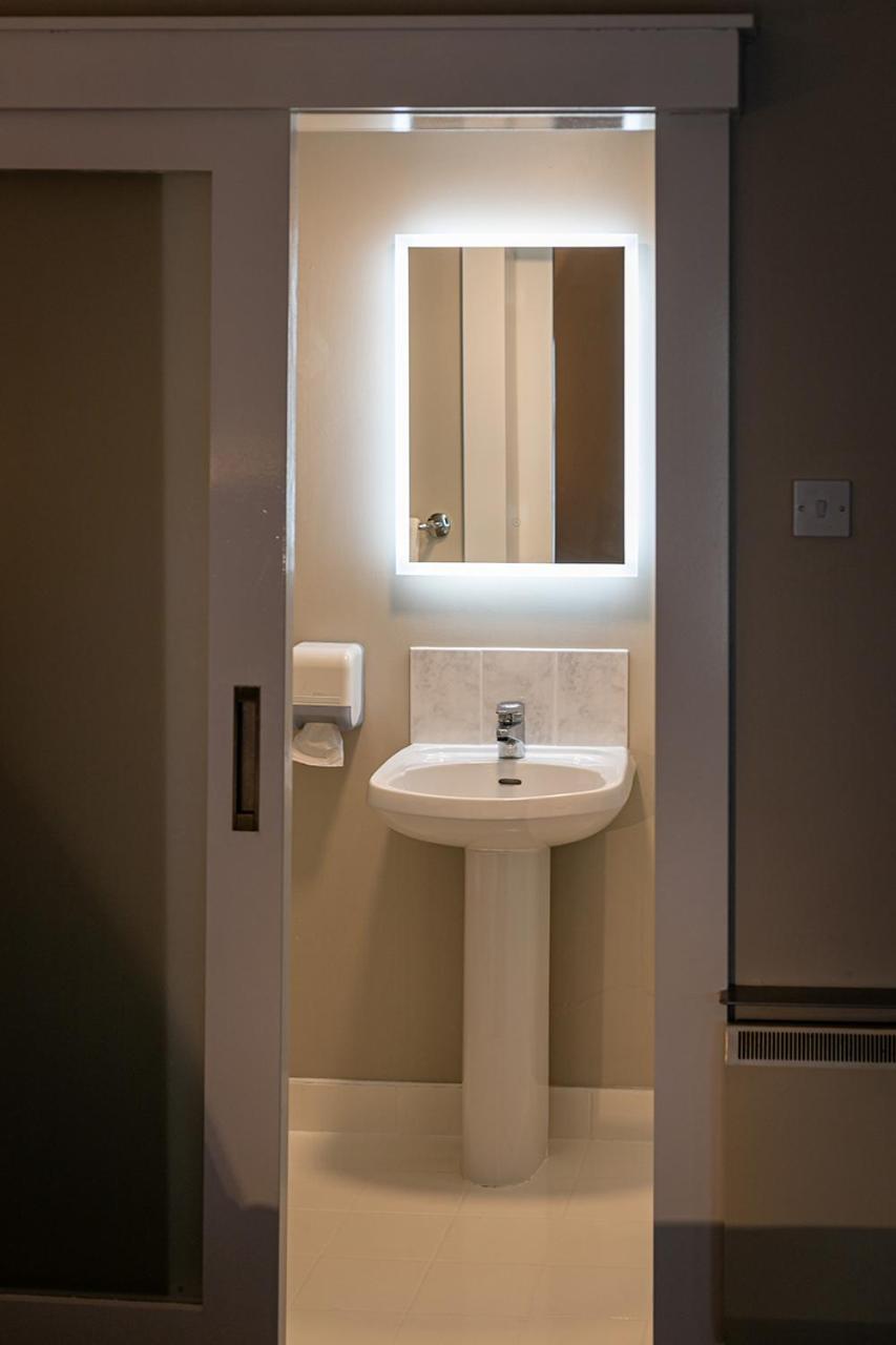 Budget Triple Room - Photo 6