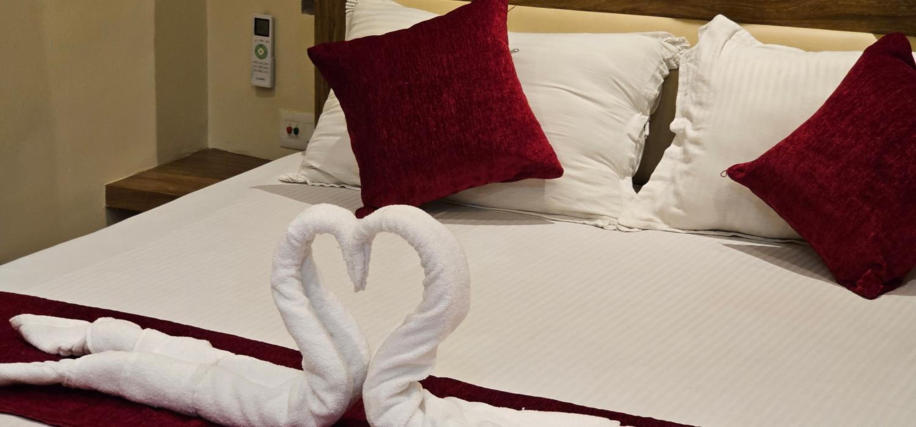 Deluxe Room - Photo 10