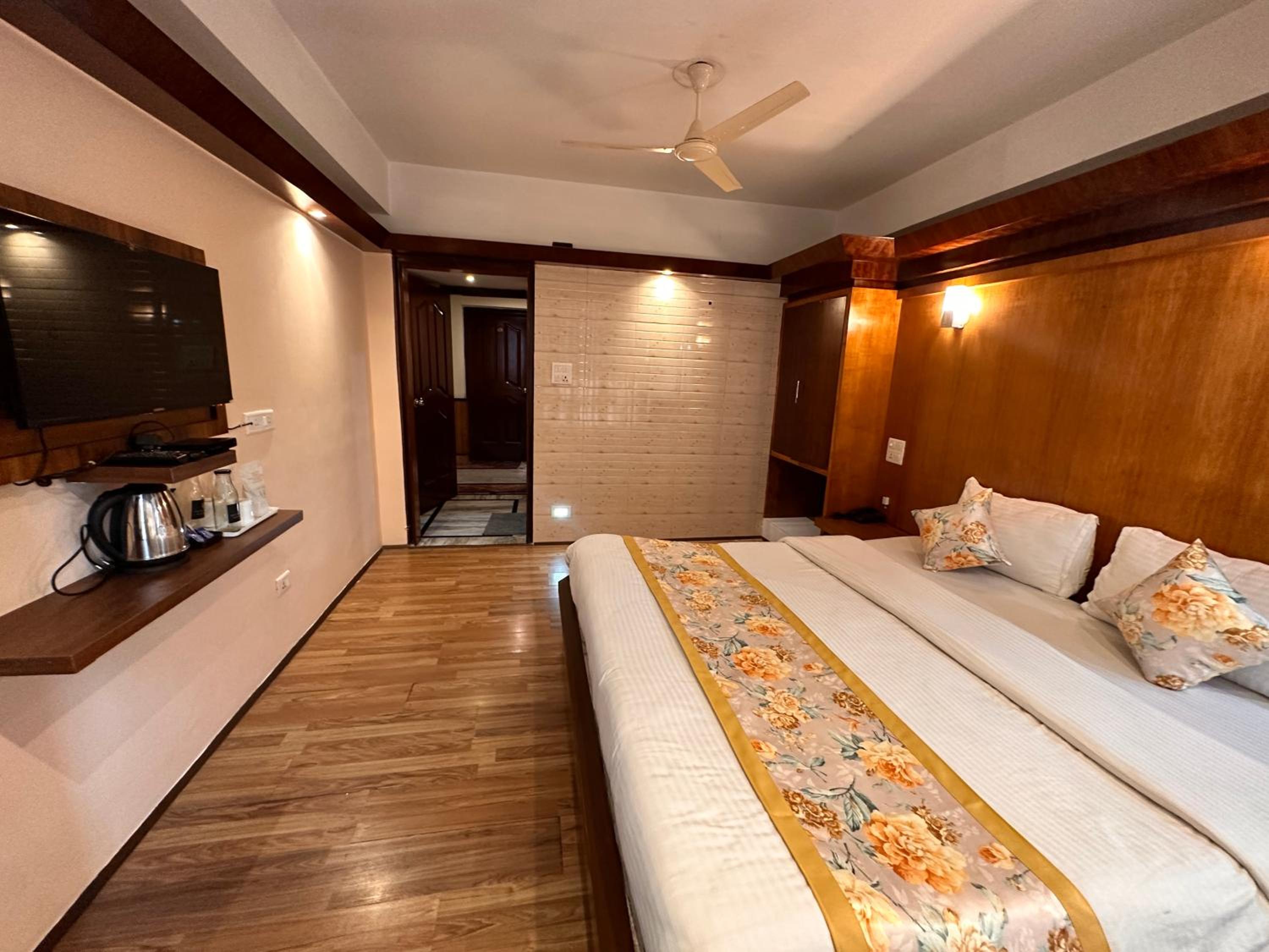 Double Room with Mountain View