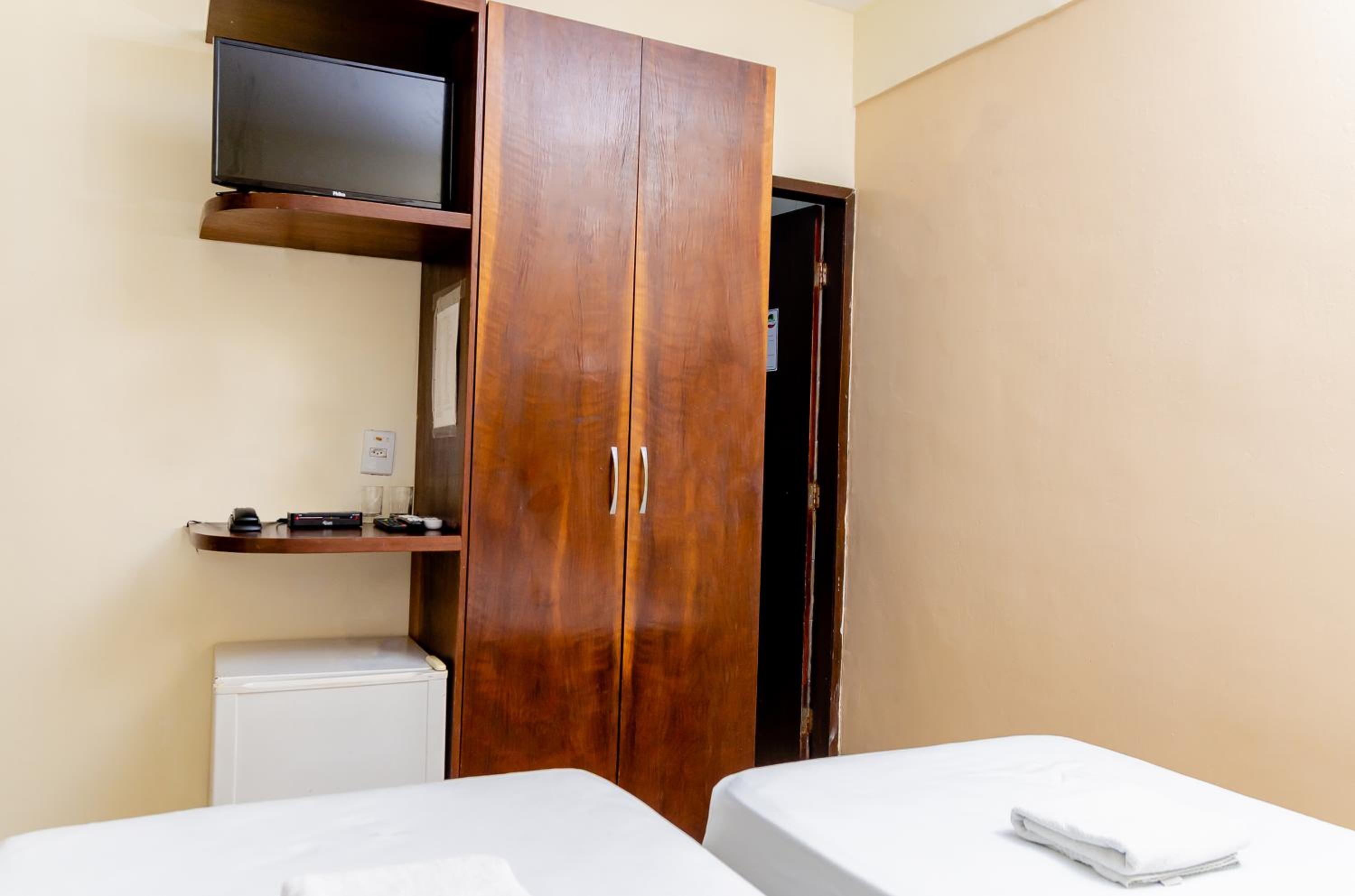 Double or Twin Room photo 3