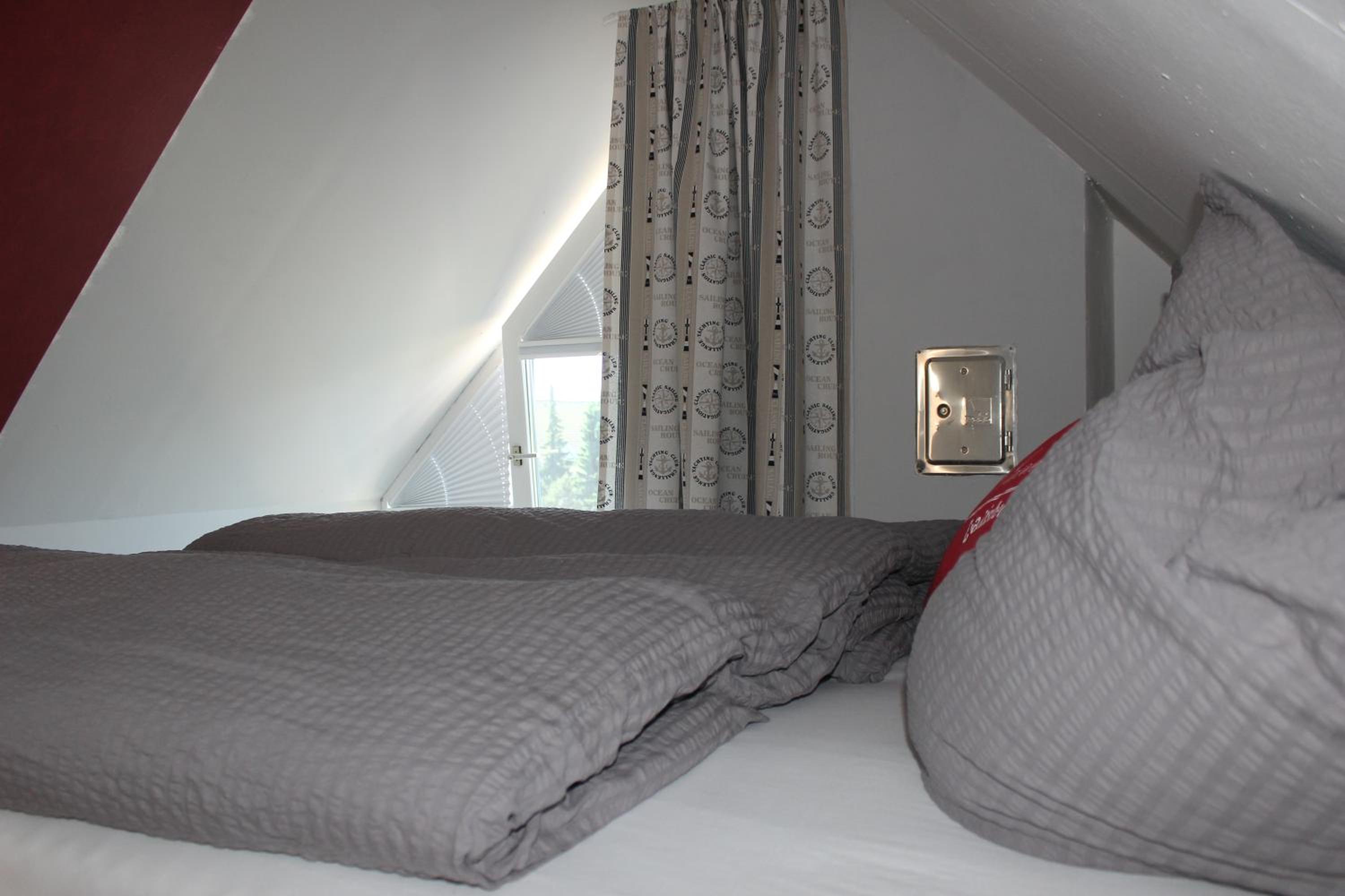 Apartment - Split Level - Photo 11