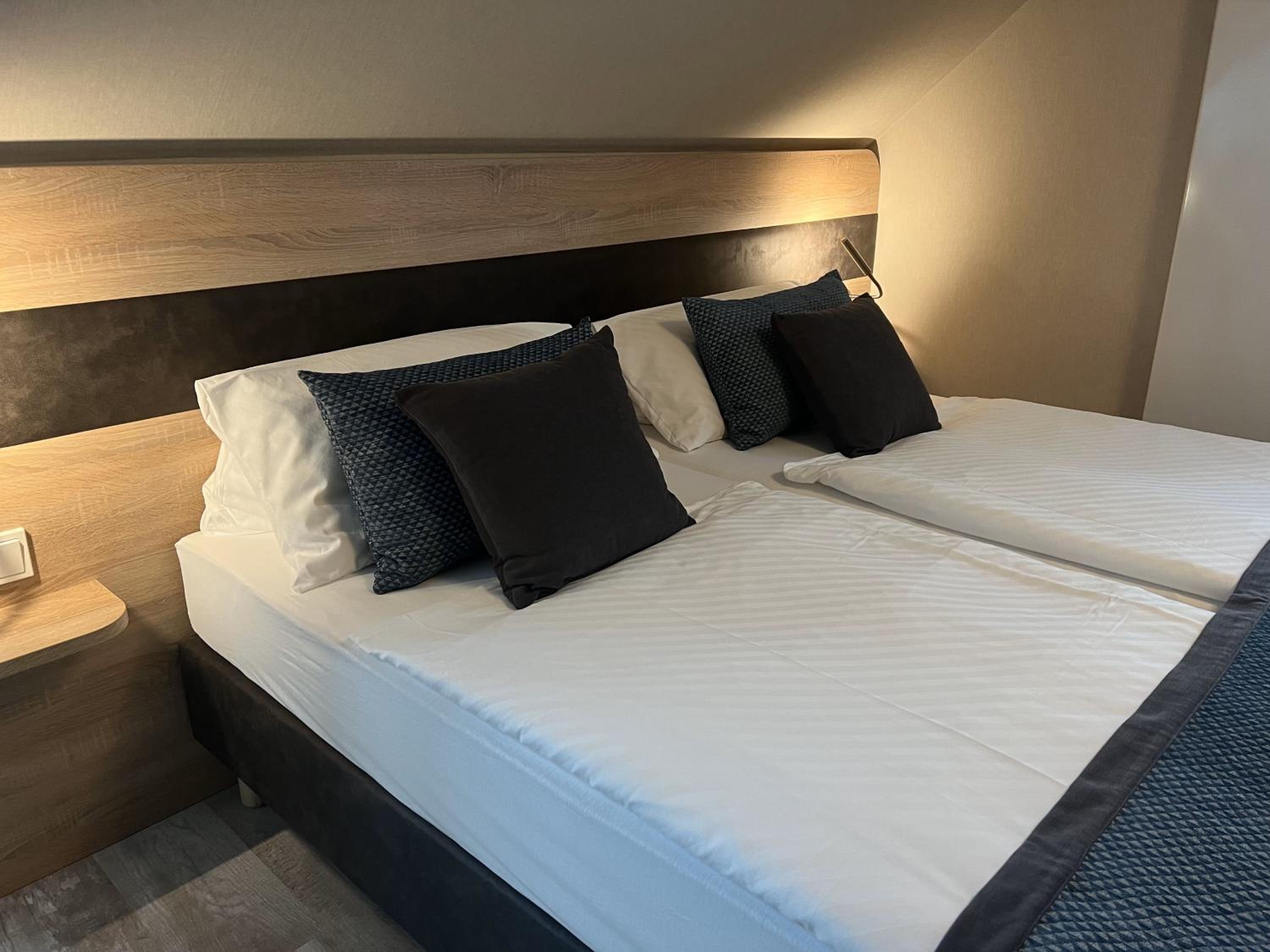 Deluxe Double Room - Photo 1