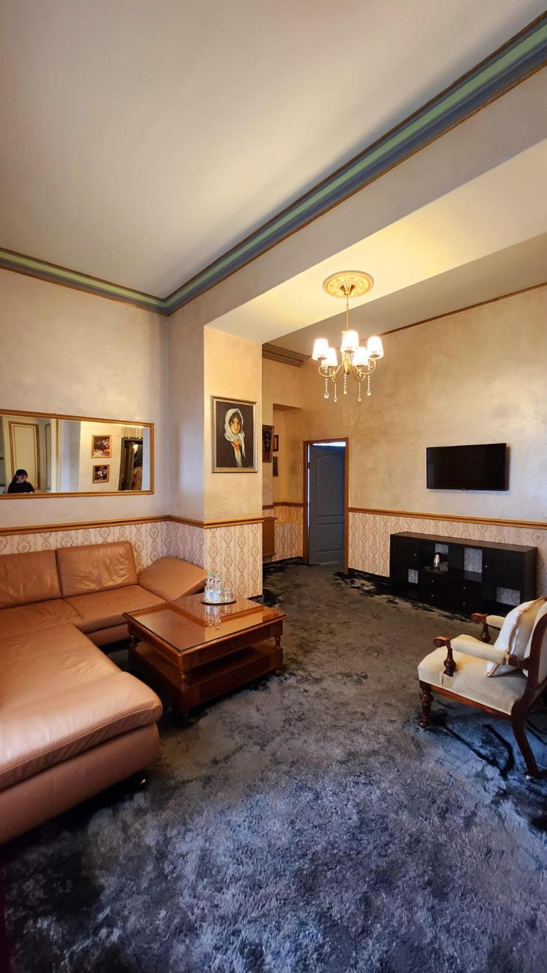 Apartment photo 2