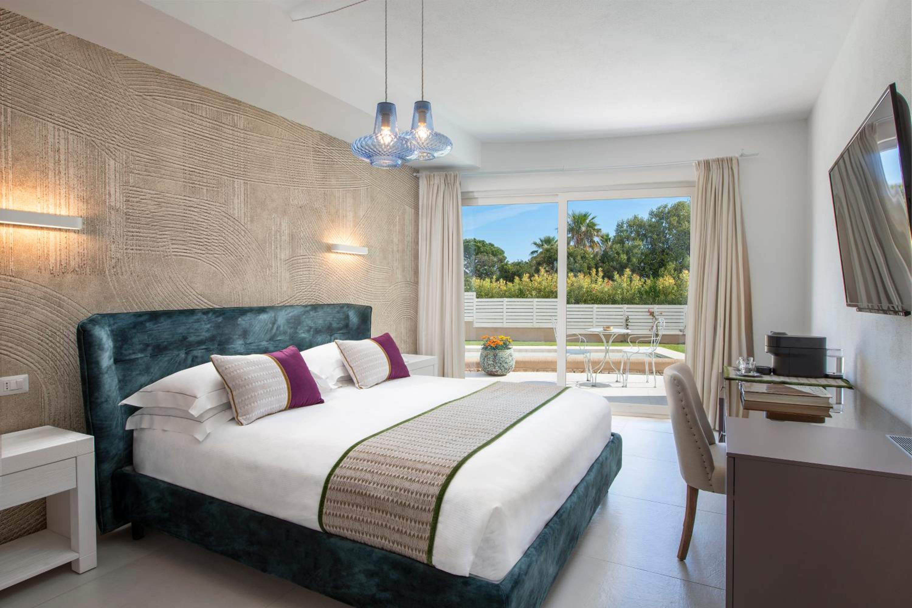 King Room with Pool View photo 1