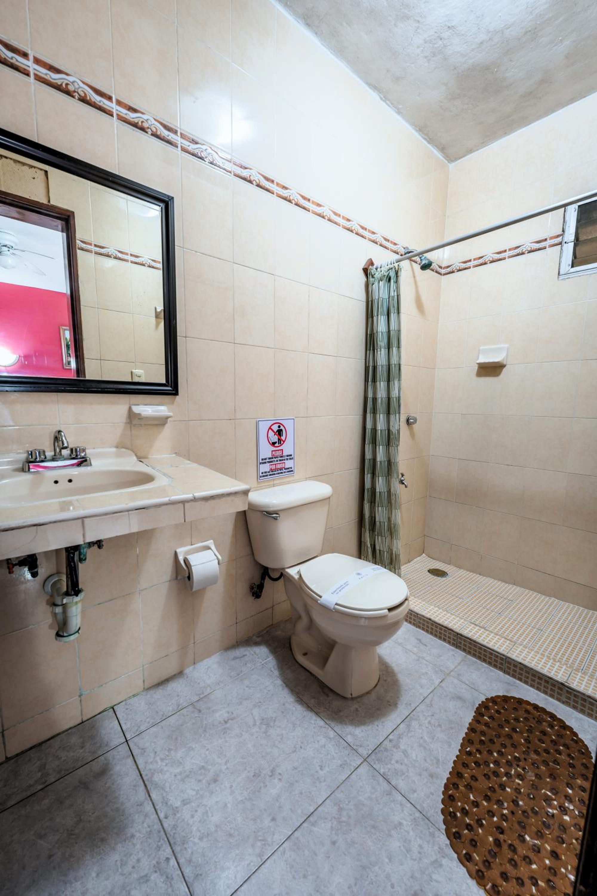 Standard Twin Room - Photo 4