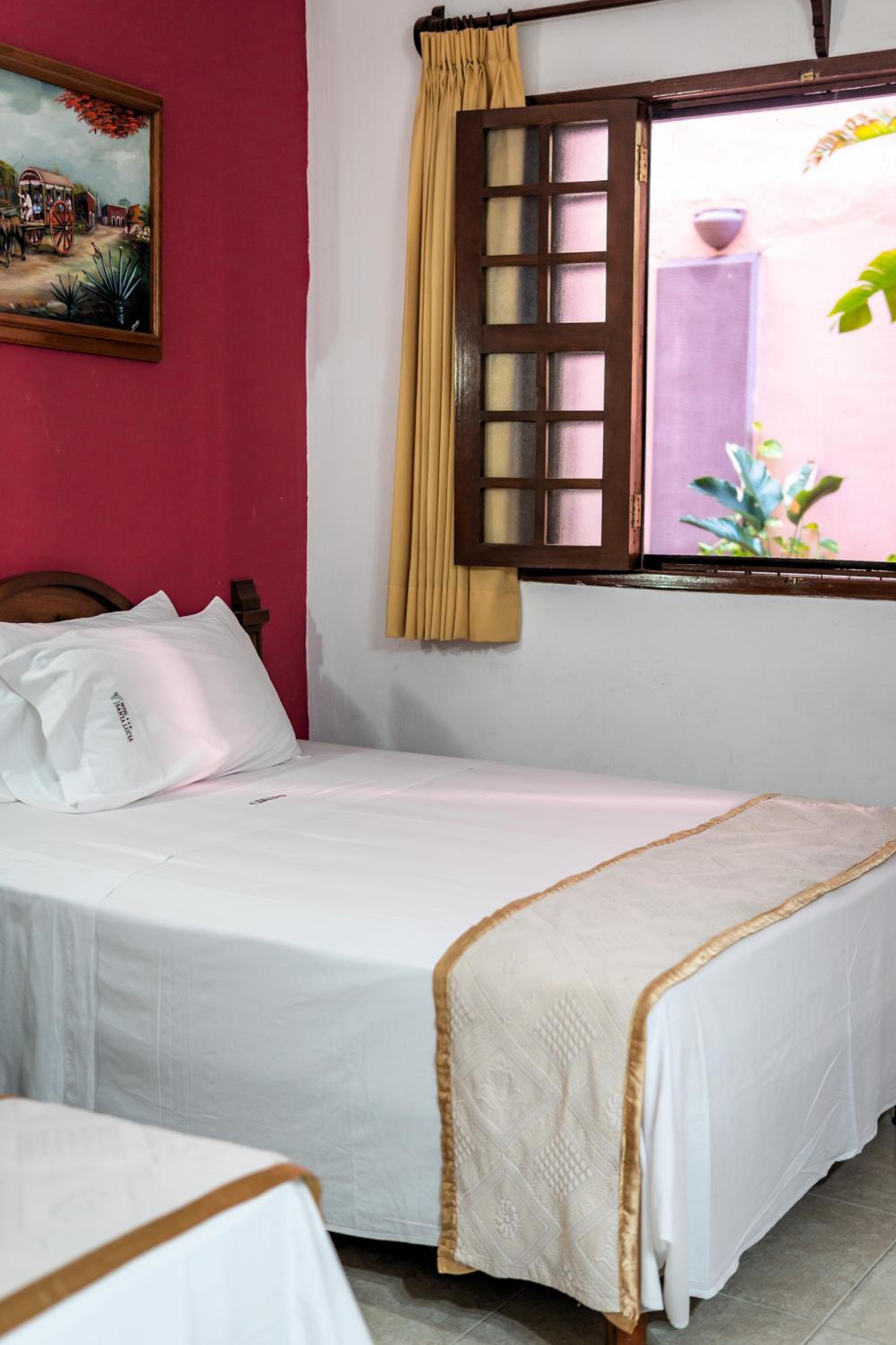 Standard Twin Room - Photo 3