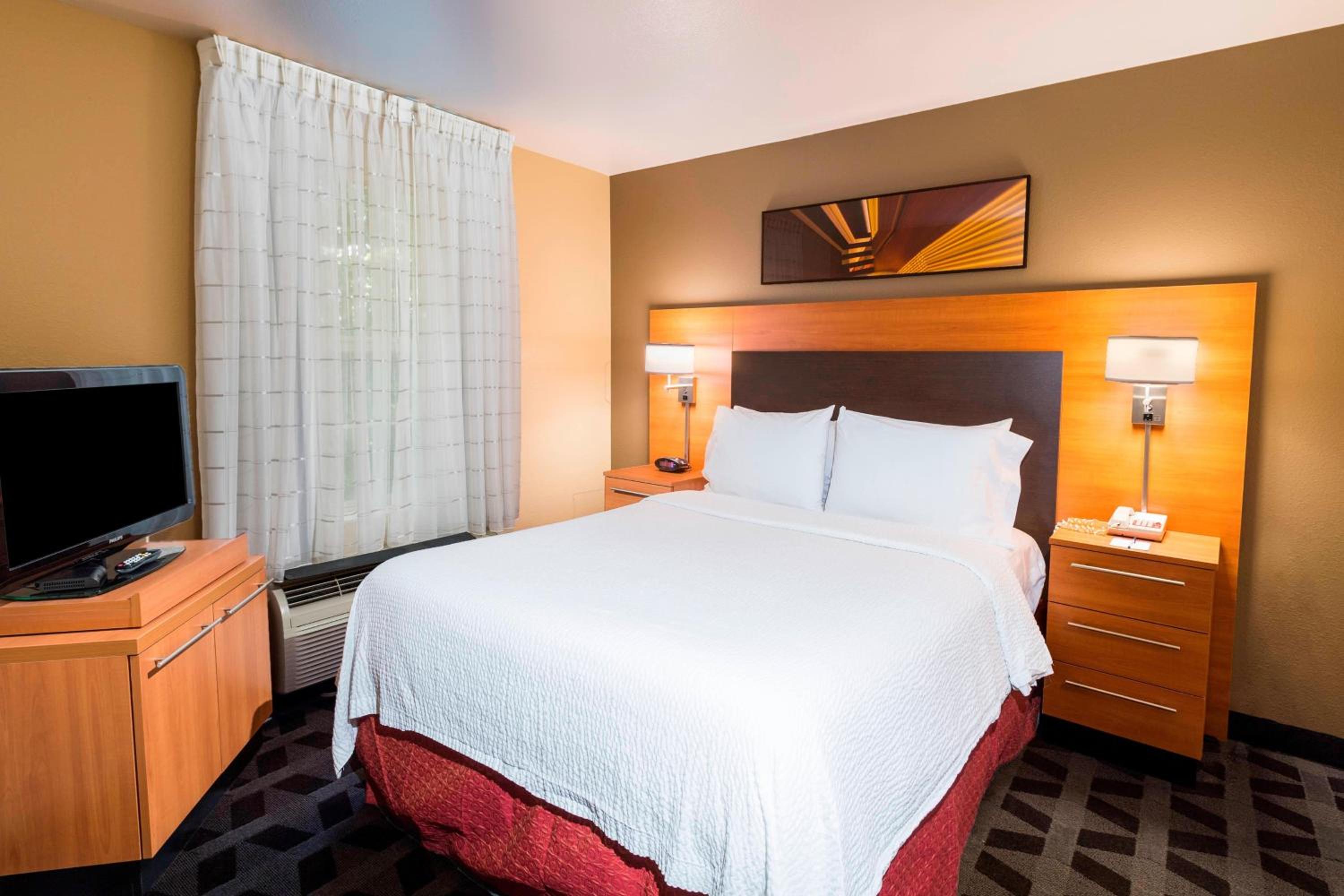 Two-Bedroom Queen Suite with Sofa Bed - Photo 1