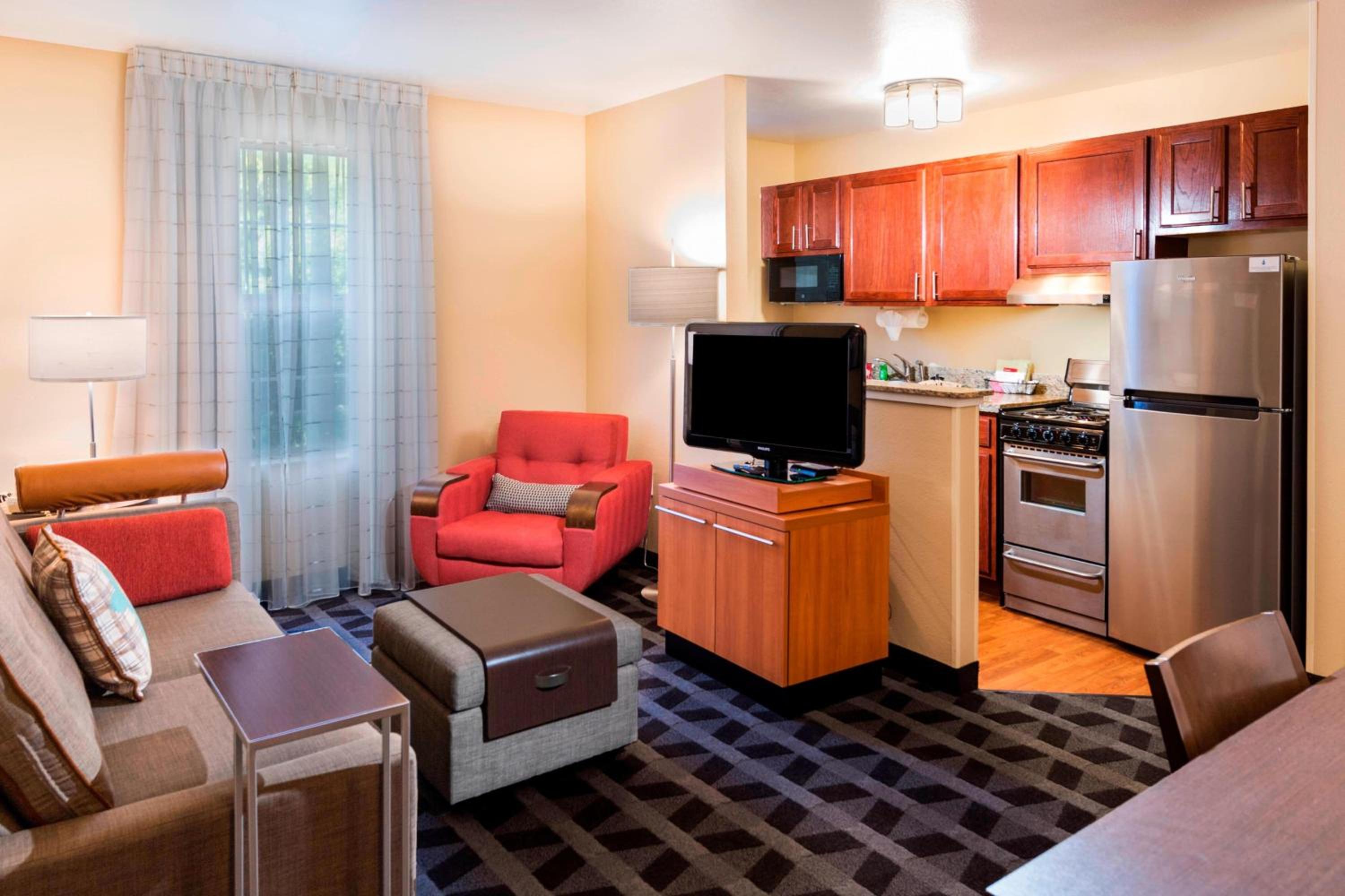 Two-Bedroom Queen Suite with Sofa Bed - Photo 3