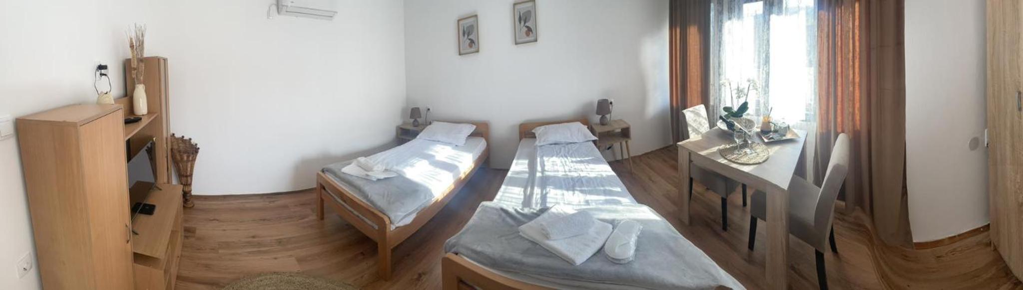 Twin Room with Private External Bathroom photo 1