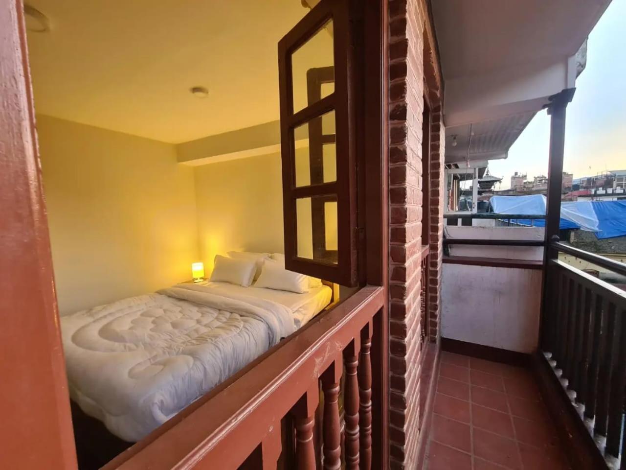 Double Room with Balcony photo 3