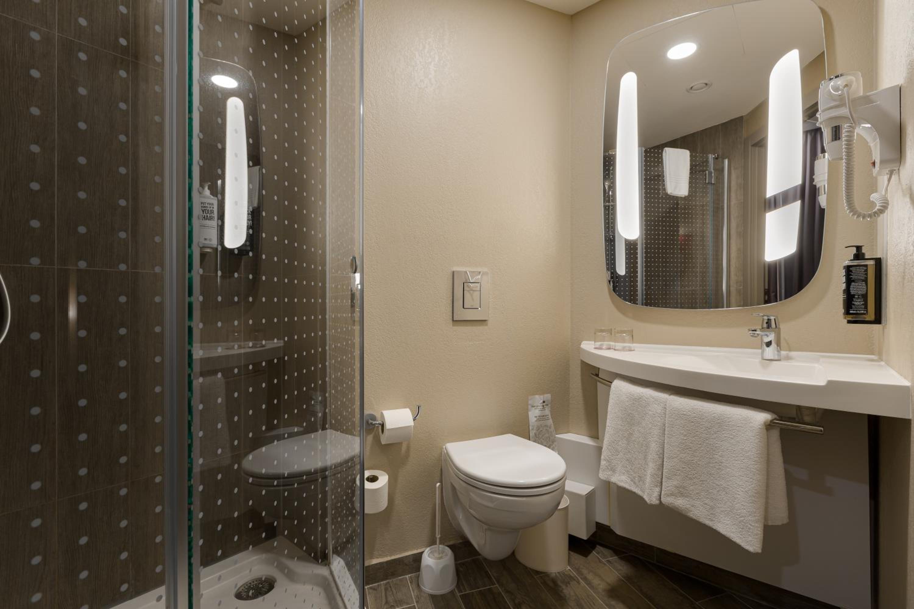 Standard Double Room - Photo 3