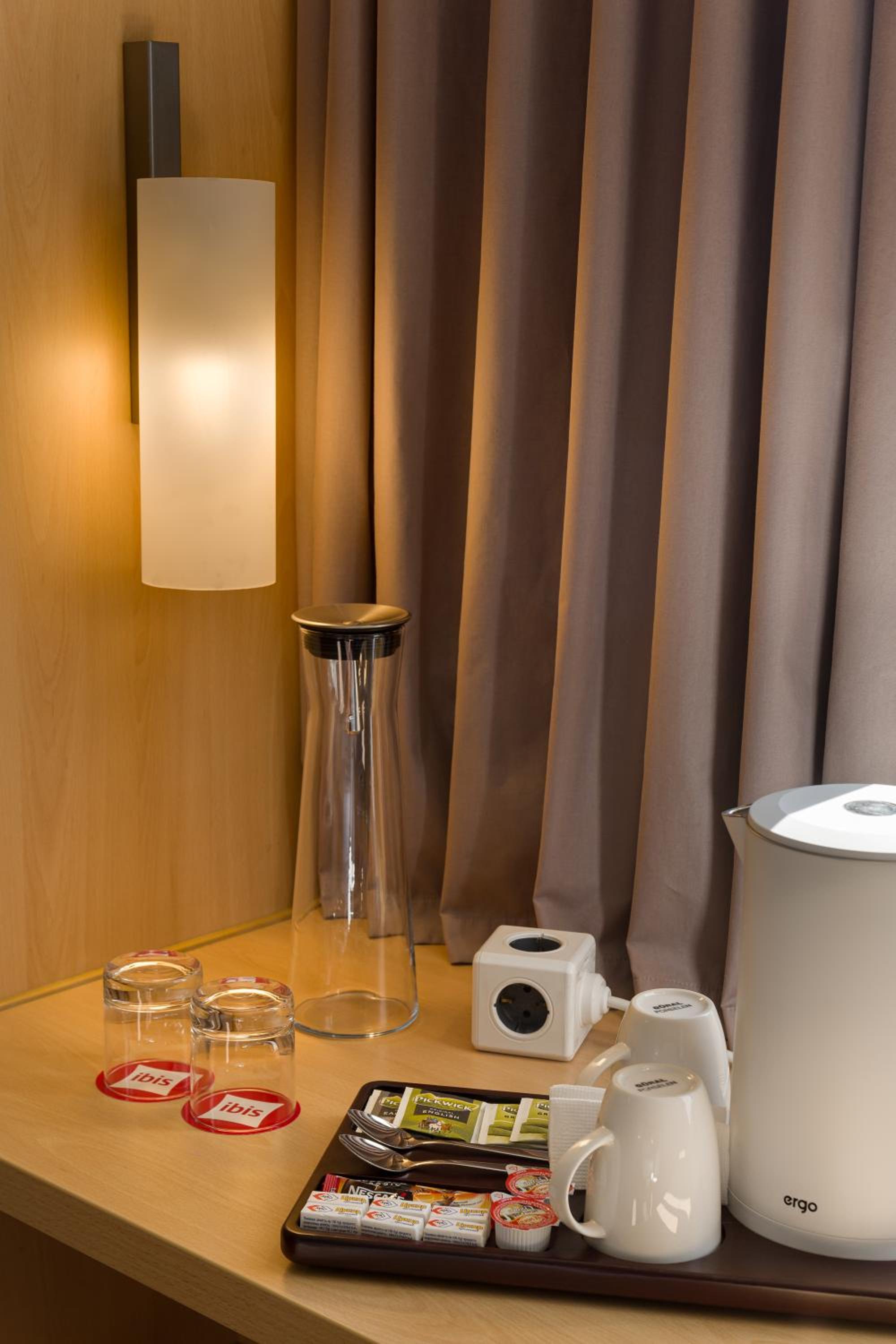 Premium Double Room - Photo 16
