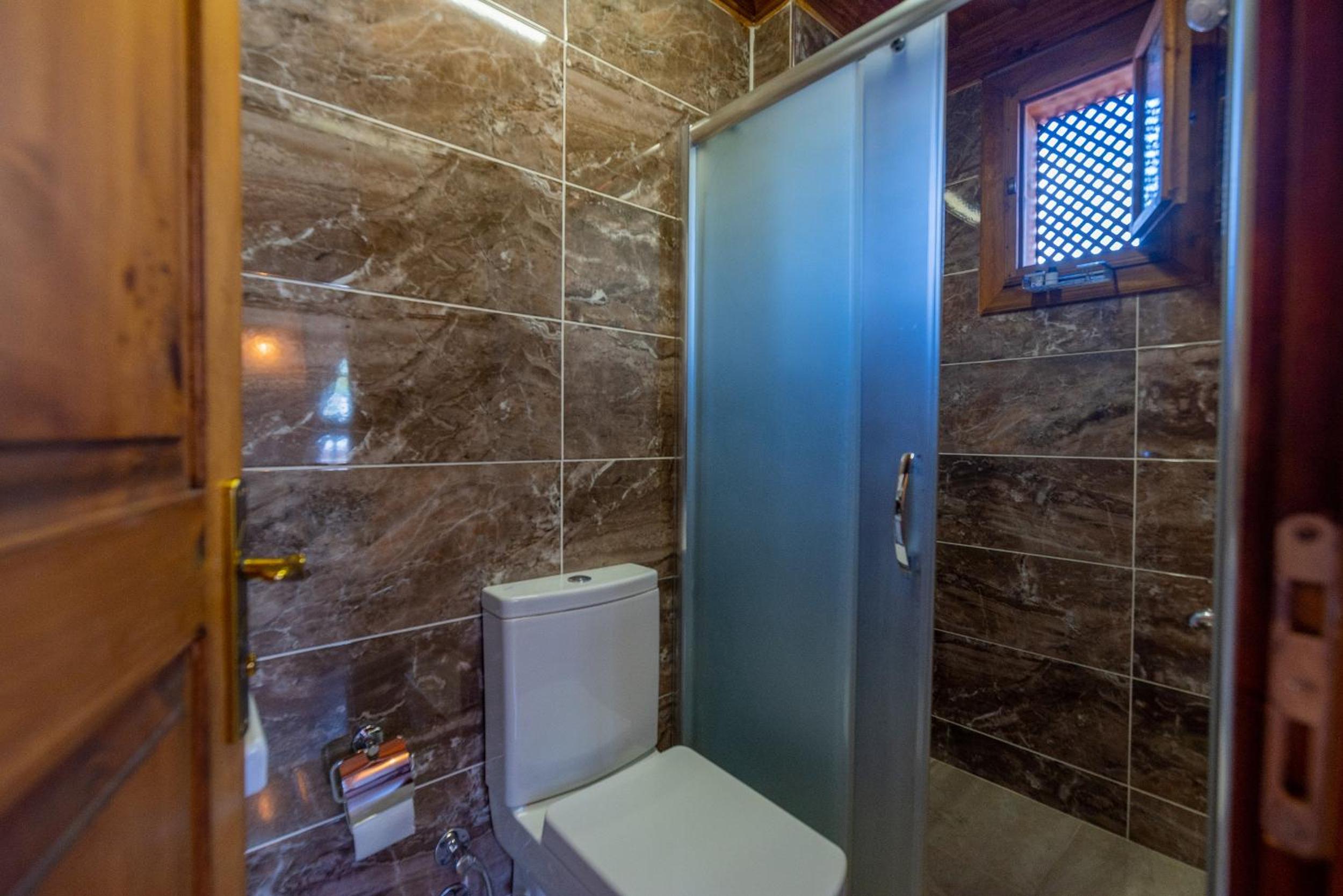 Deluxe Double Room - Photo 15