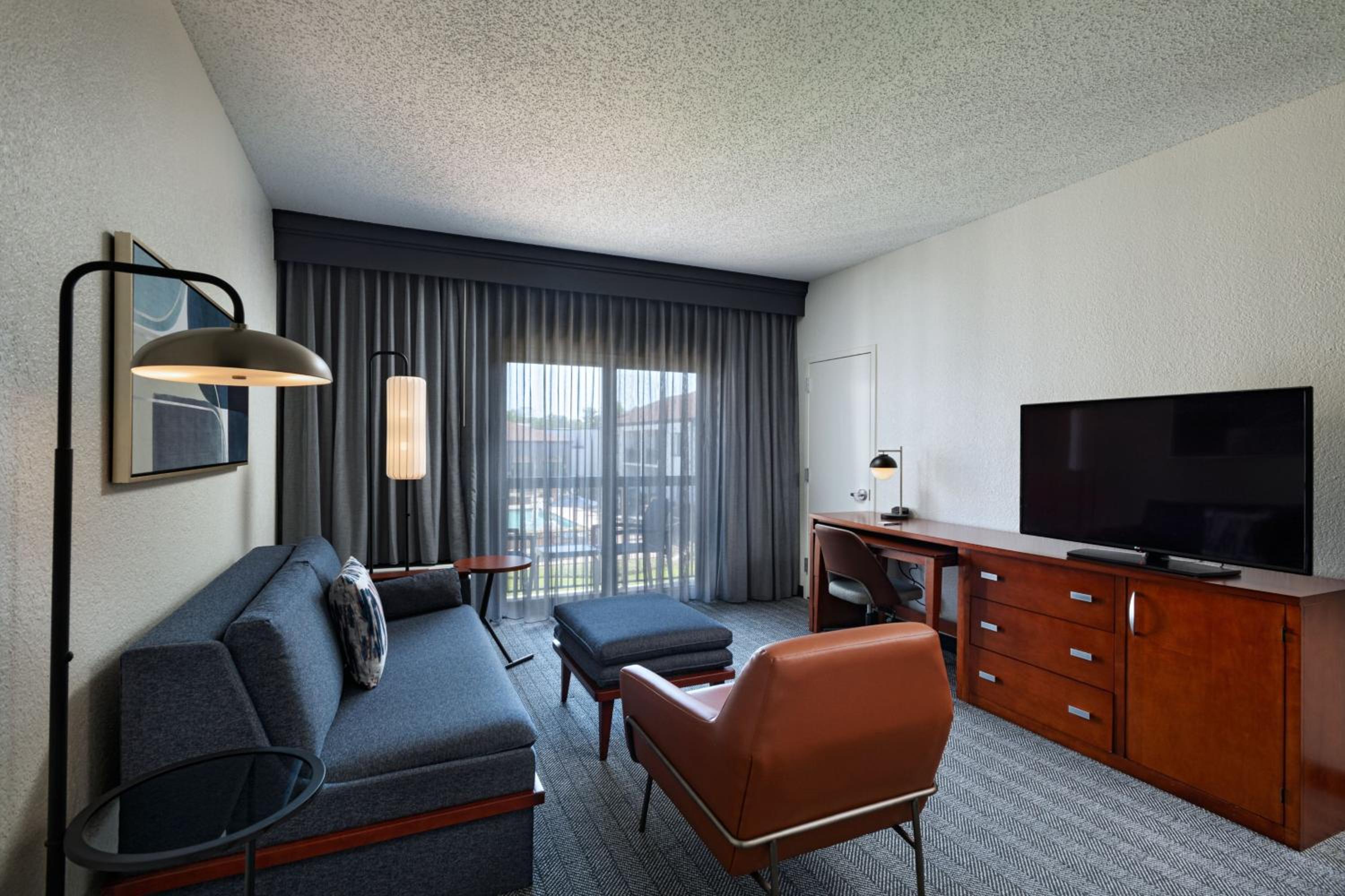 One-Bedroom Suite with King Bed and Sofa Bed - Photo 1