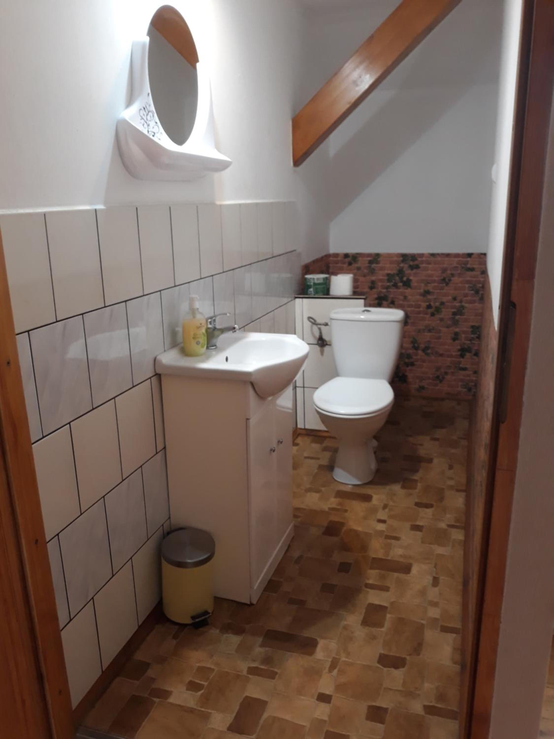 Standard Double Room - Photo 10