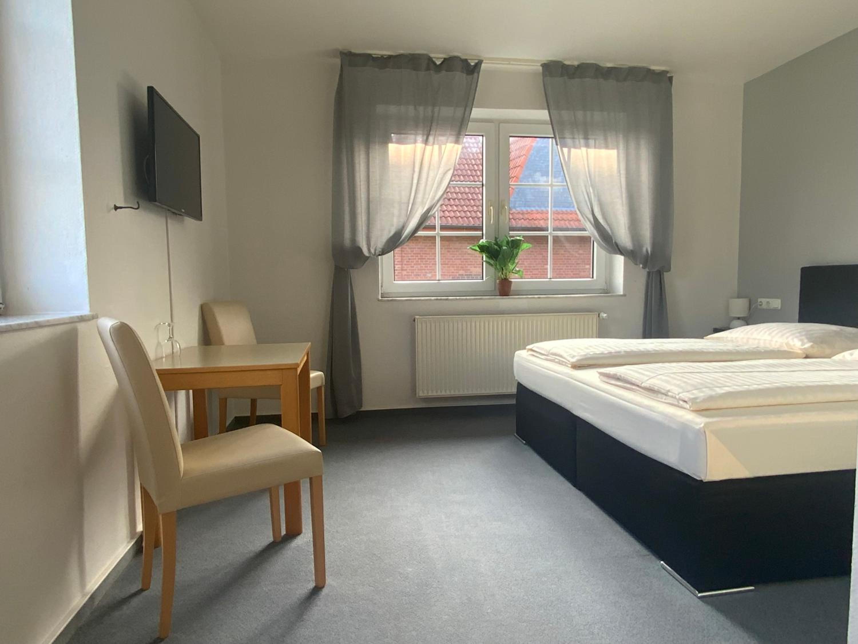 Standard Double Room - Photo 6