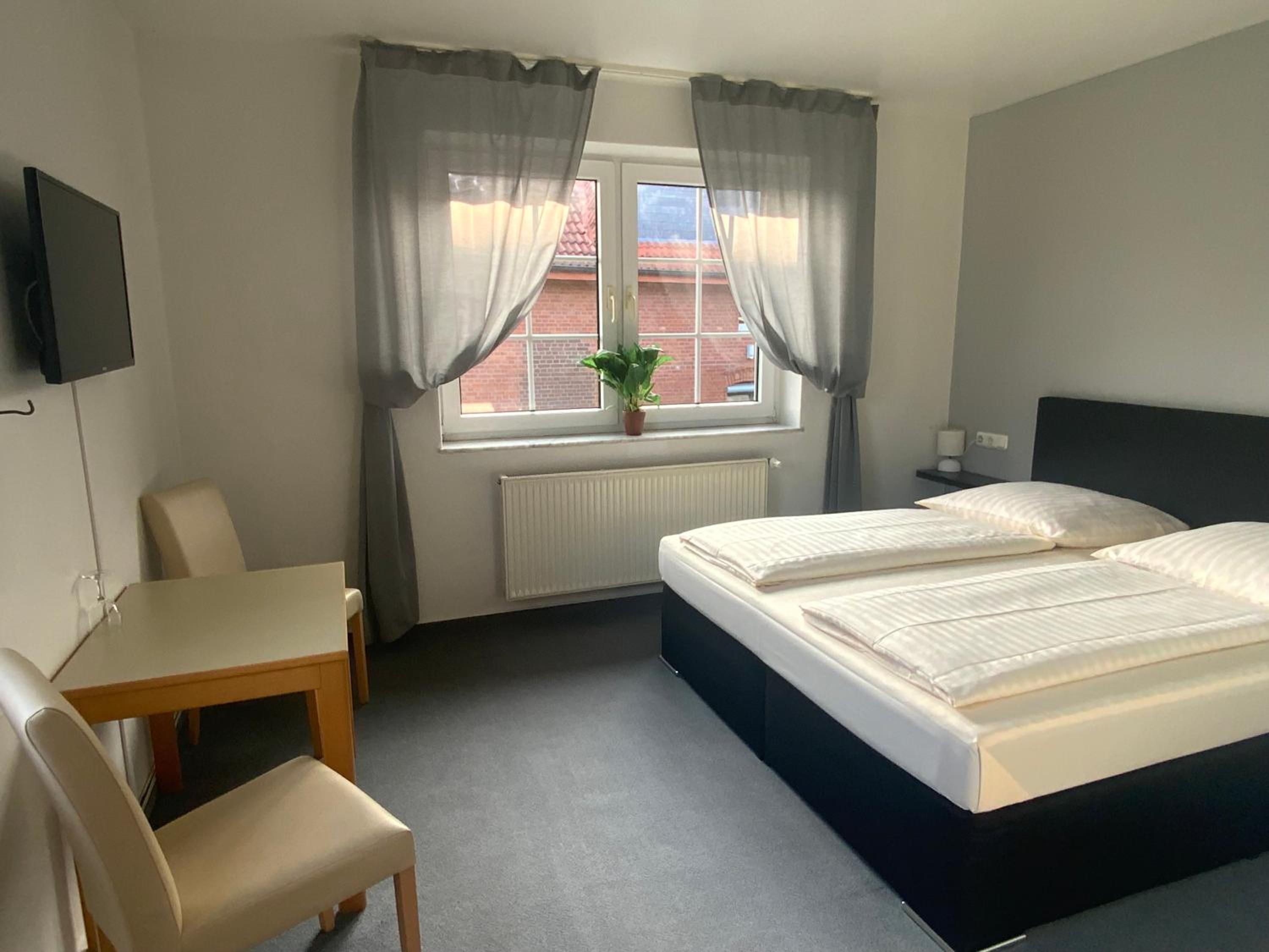 Standard Double Room - Photo 4