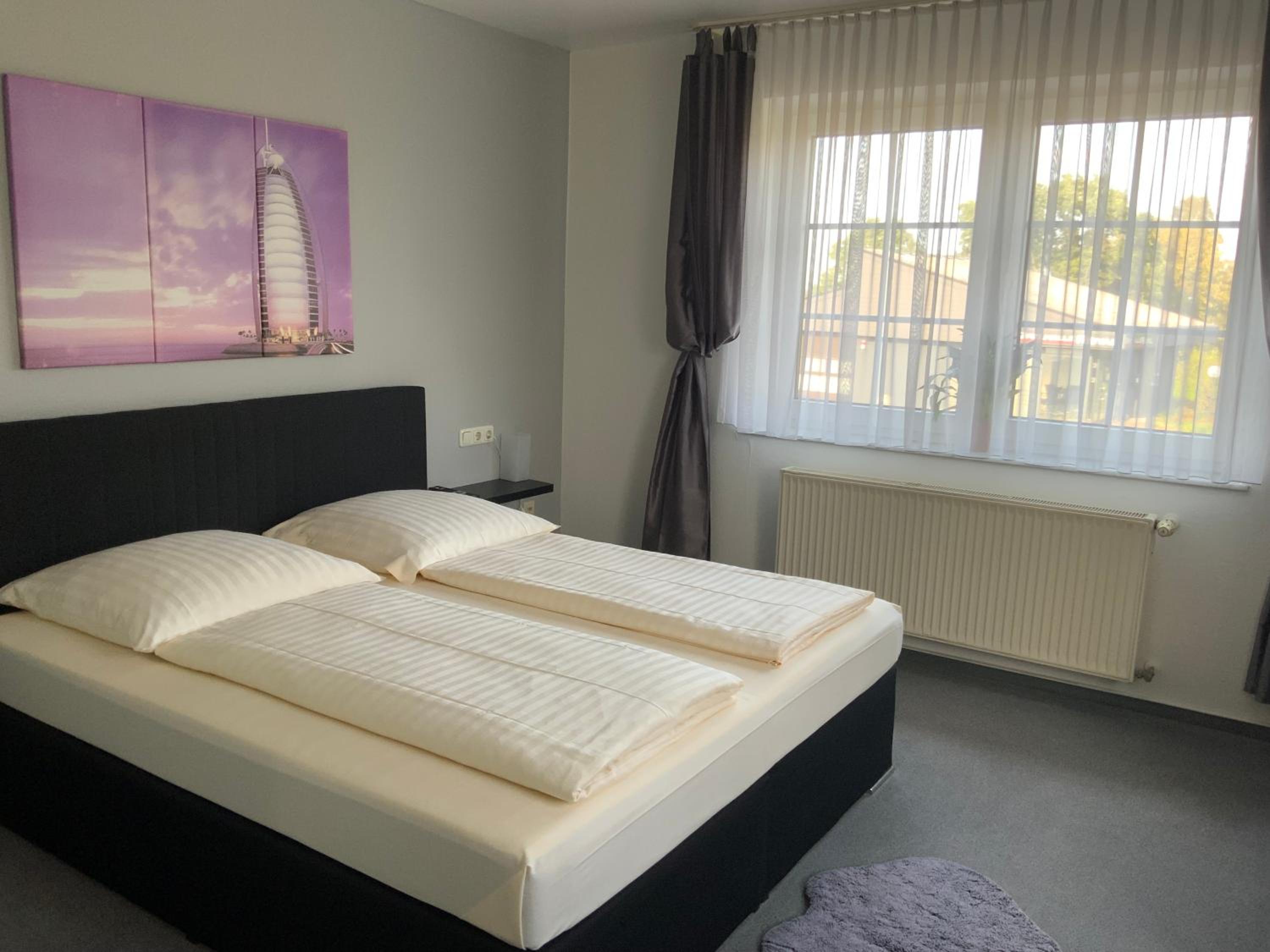 Standard Double Room - Photo 12