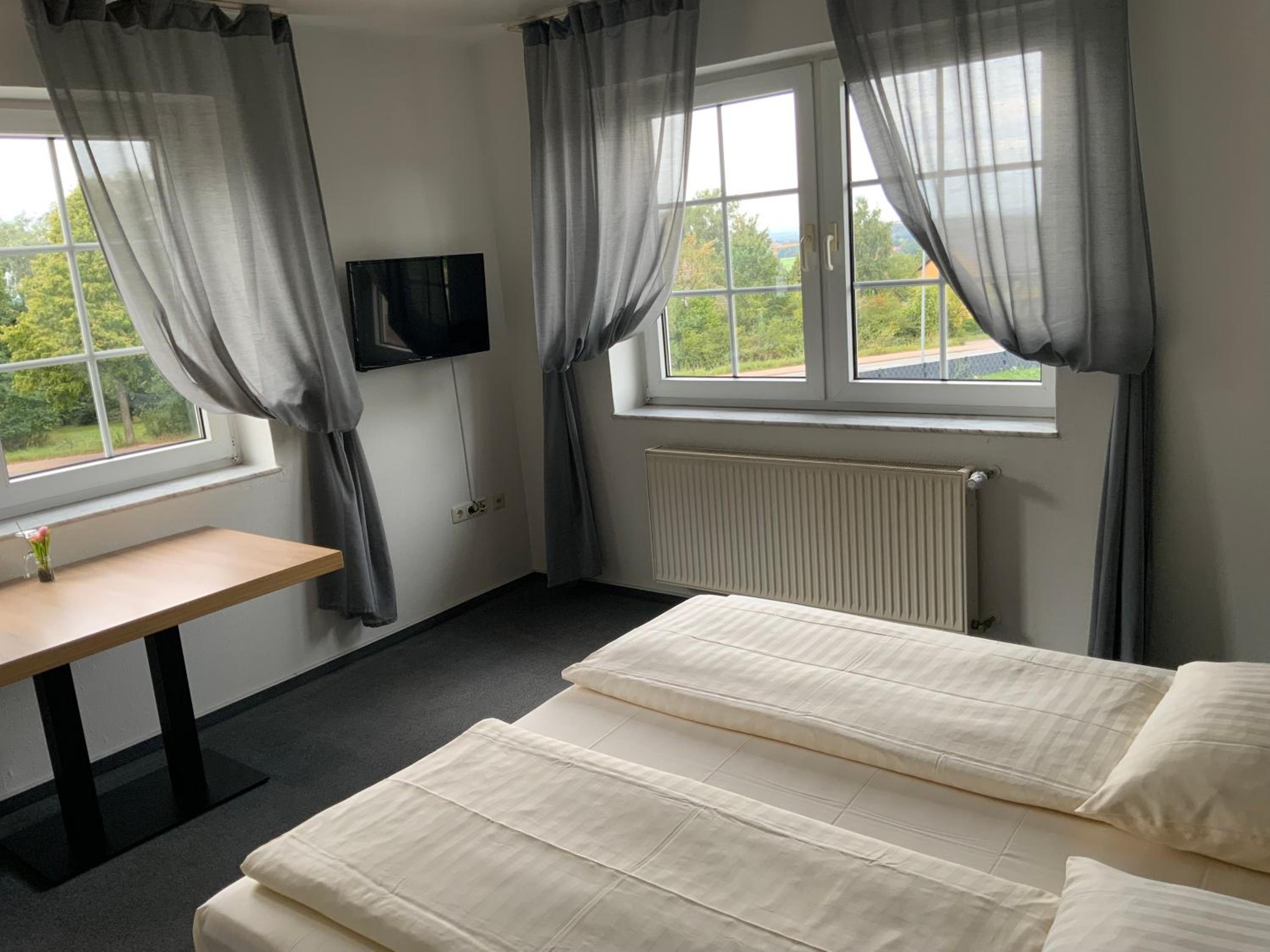 Standard Double Room - Photo 17