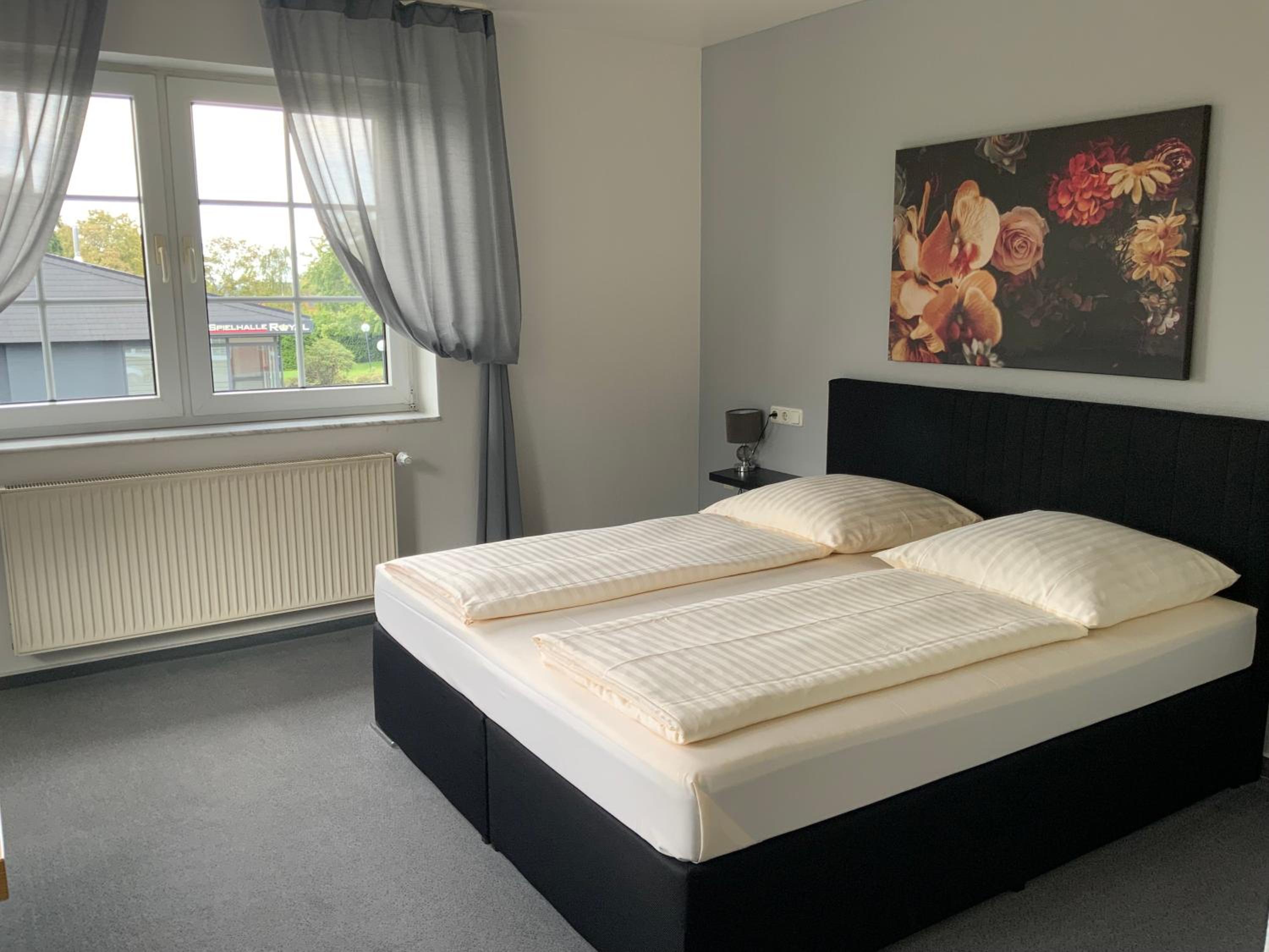 Standard Double Room - Photo 16