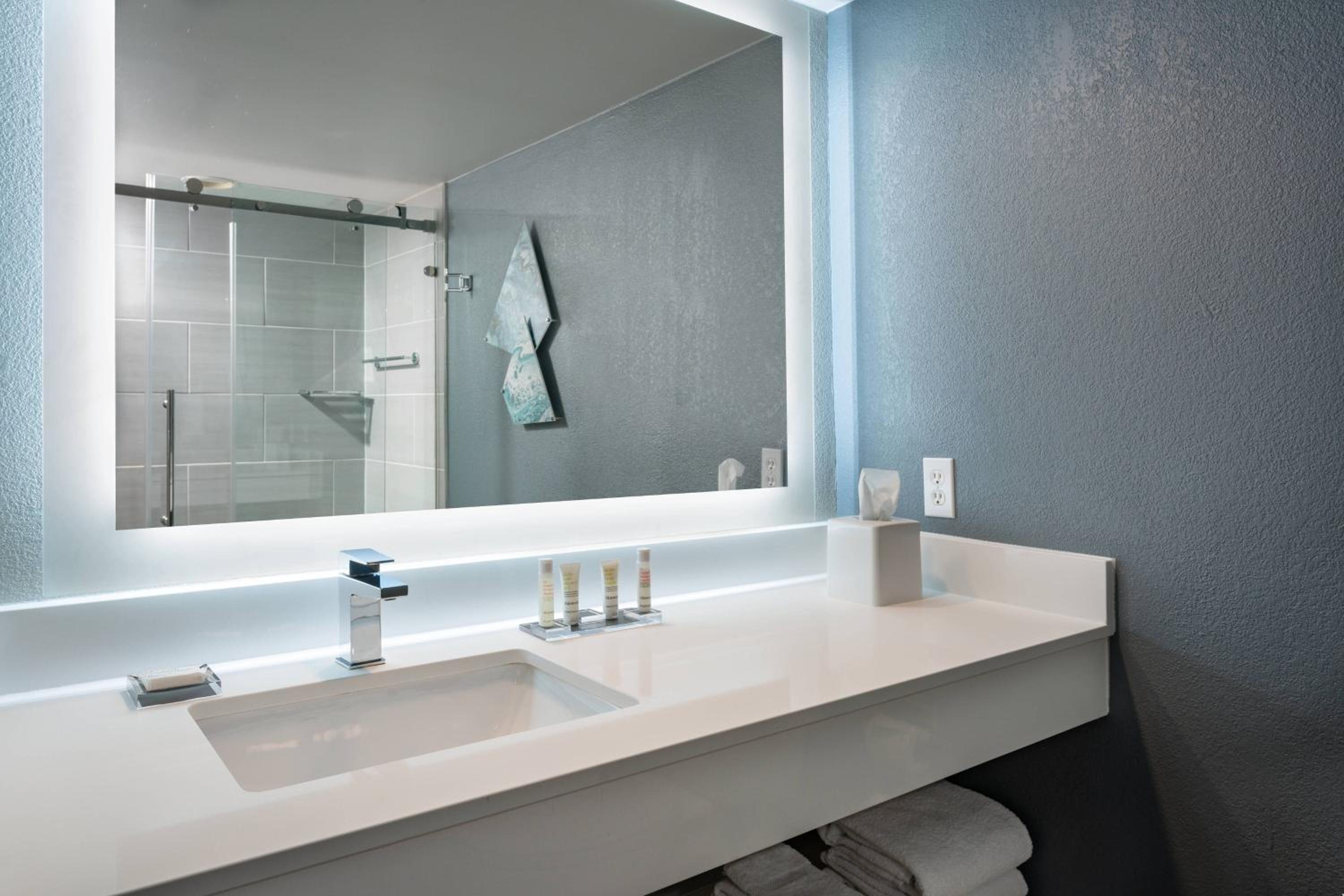 King or Double Room - Photo 7