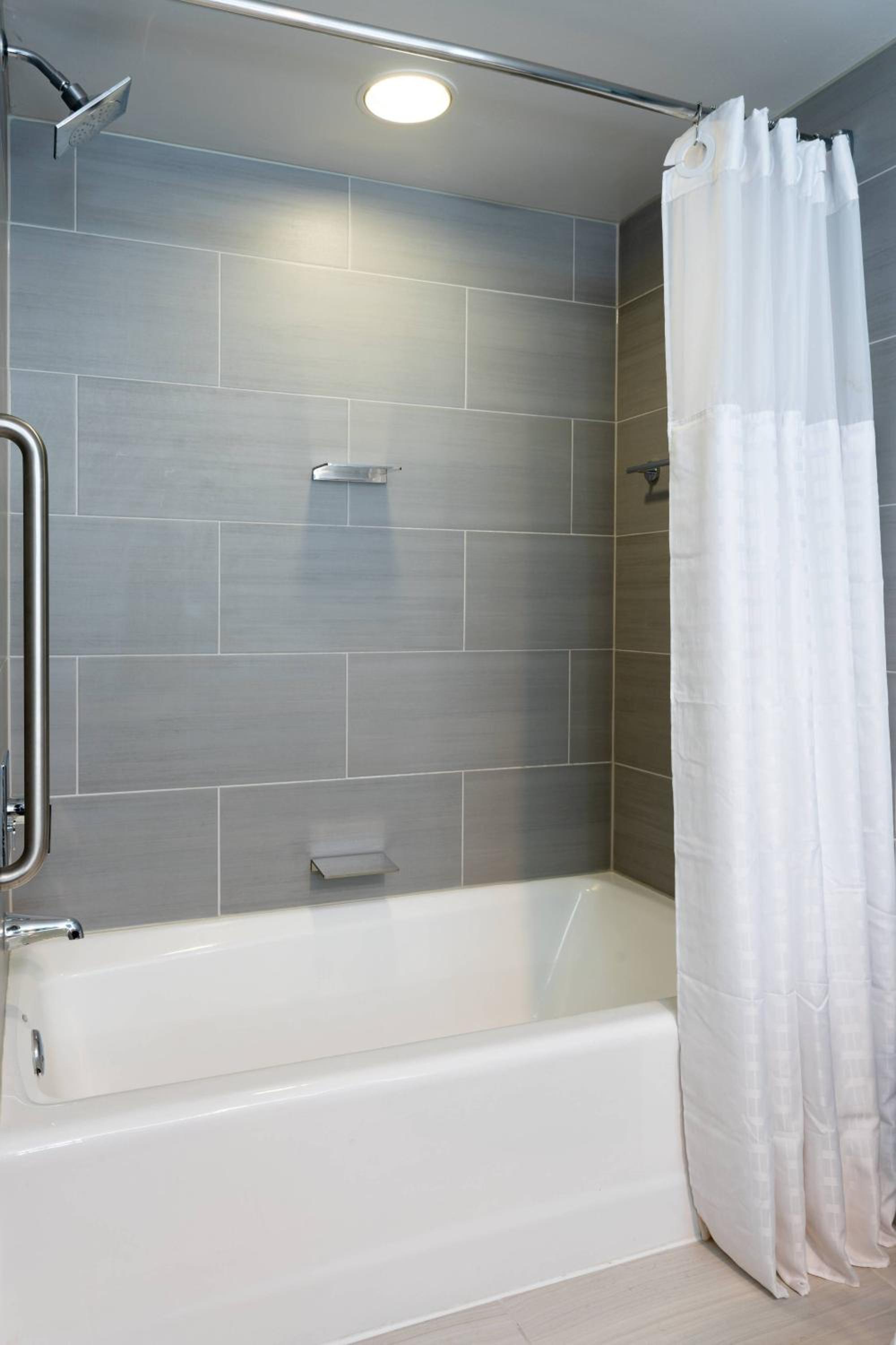King or Double Room - Photo 4