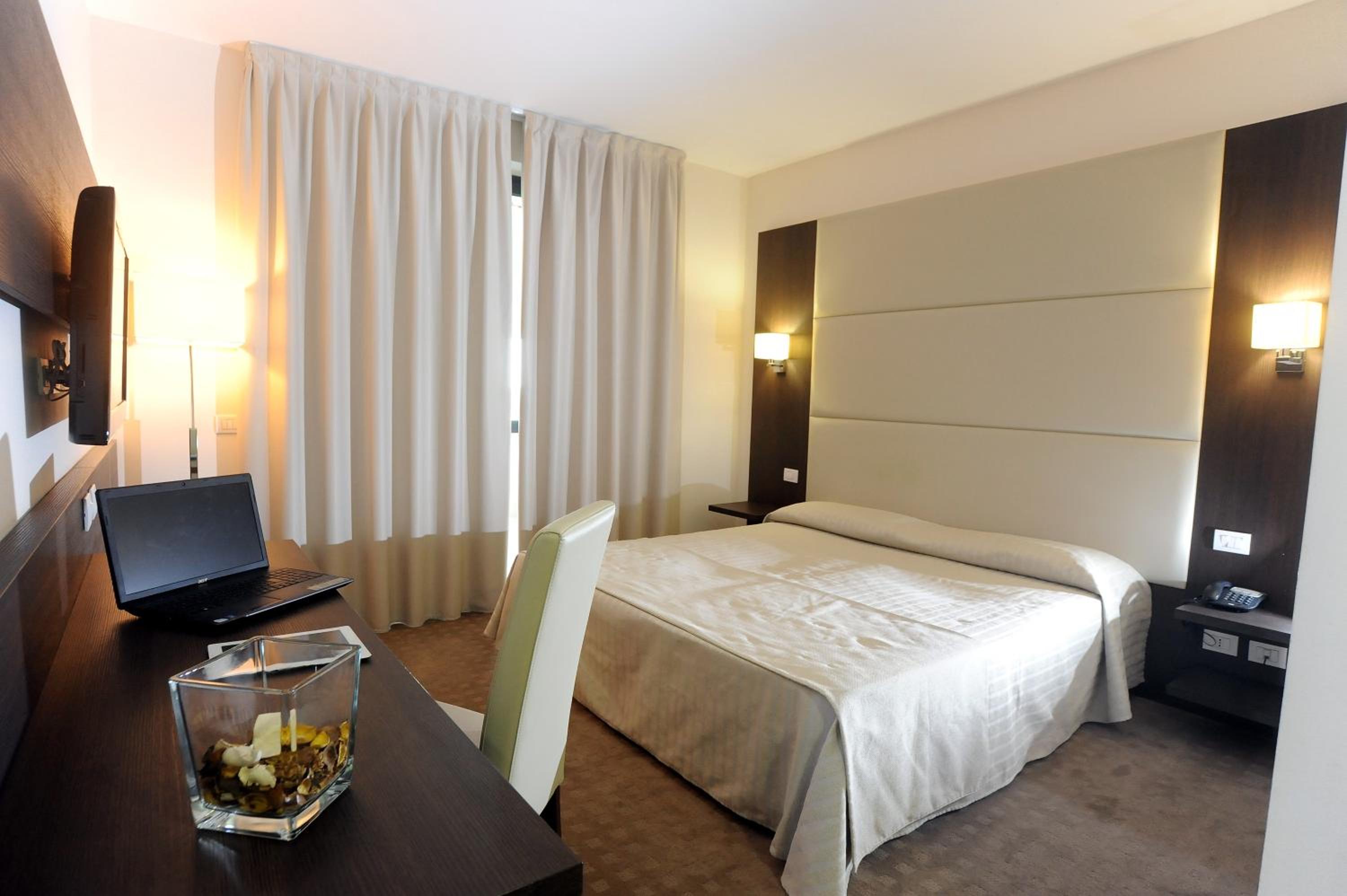 Deluxe Double or Twin Room photo 1