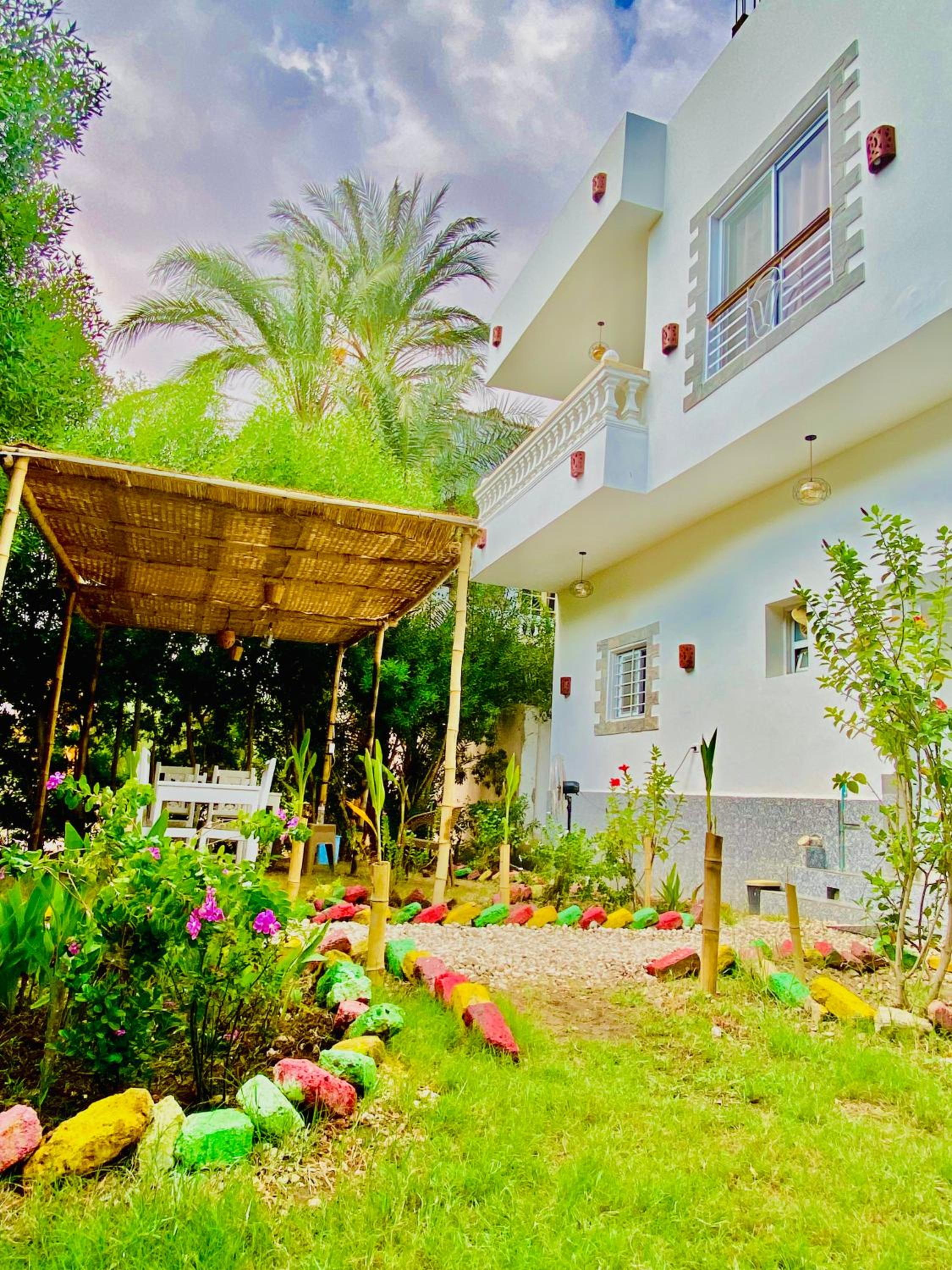 Double Room with Balcony - Photo 12
