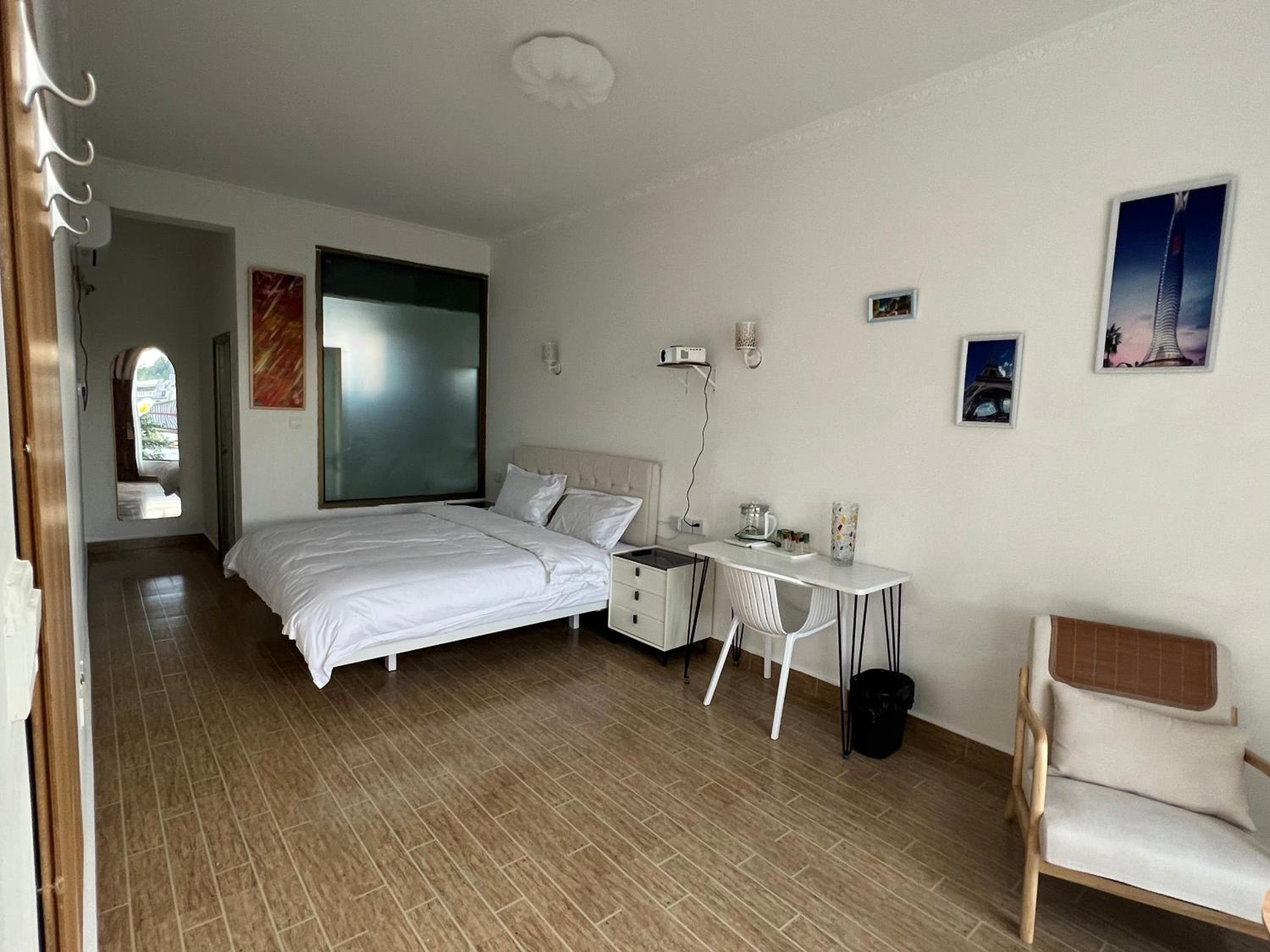 King Room with Mountain View photo 3