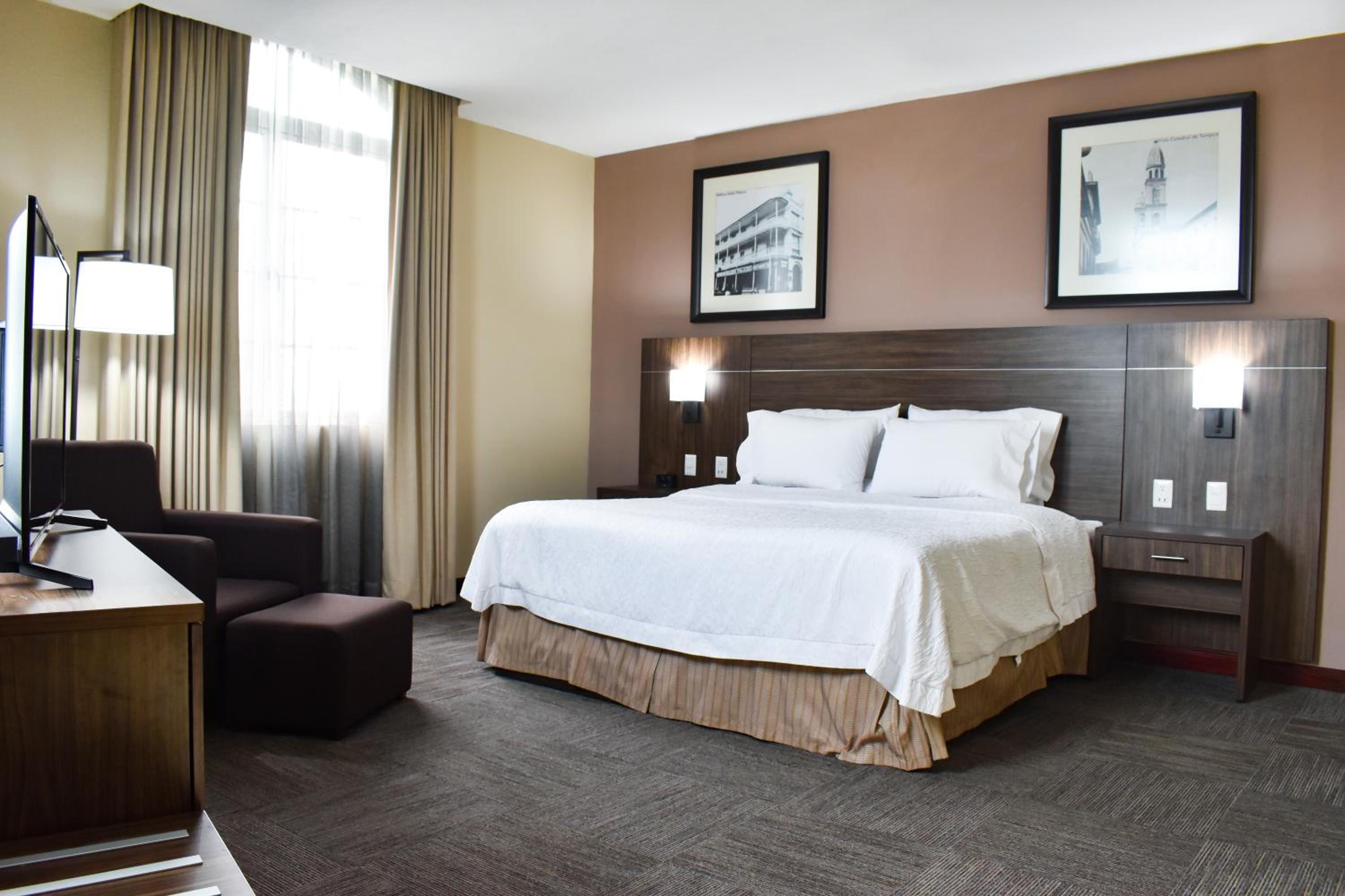 Double Room with Two Double Beds - Disability Access - Photo 2
