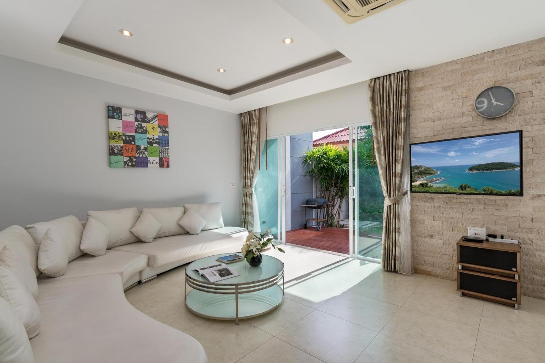 Villa photo 1