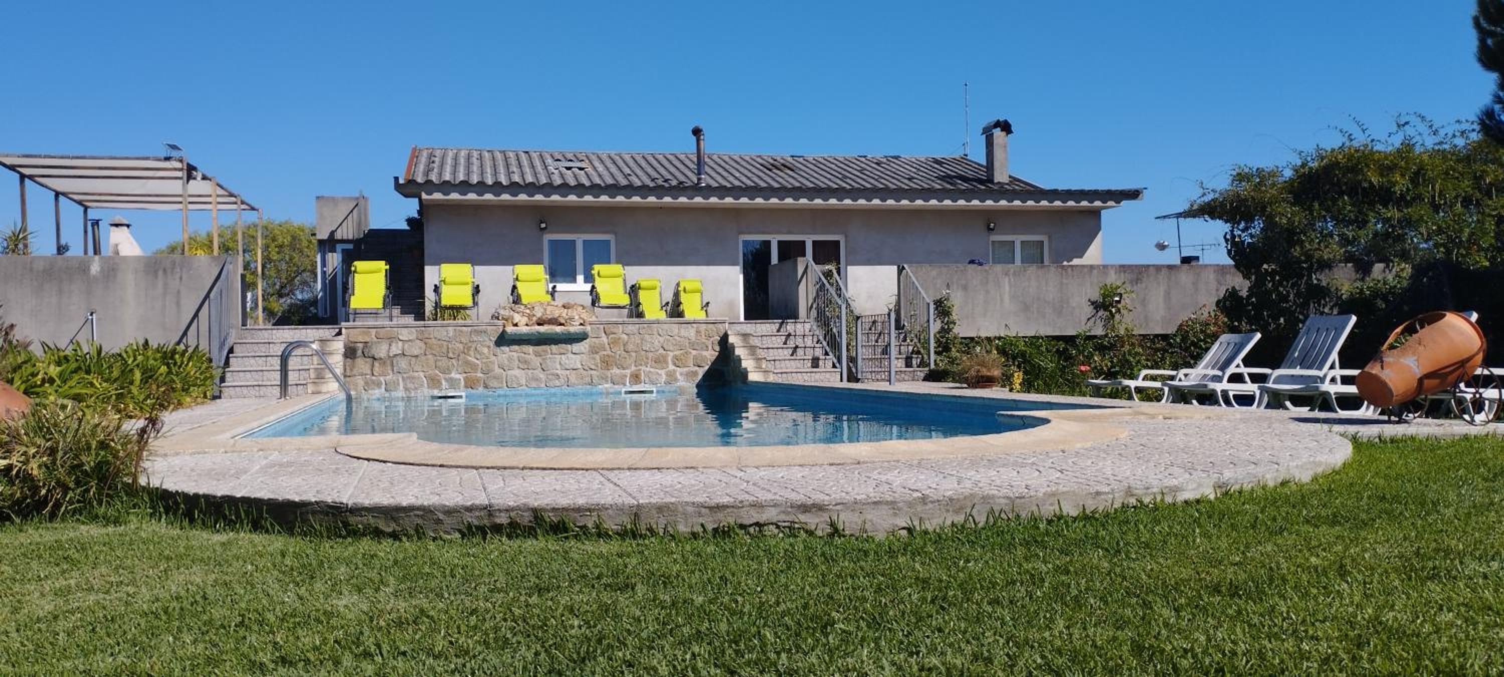Six-Bedroom House - Photo 12