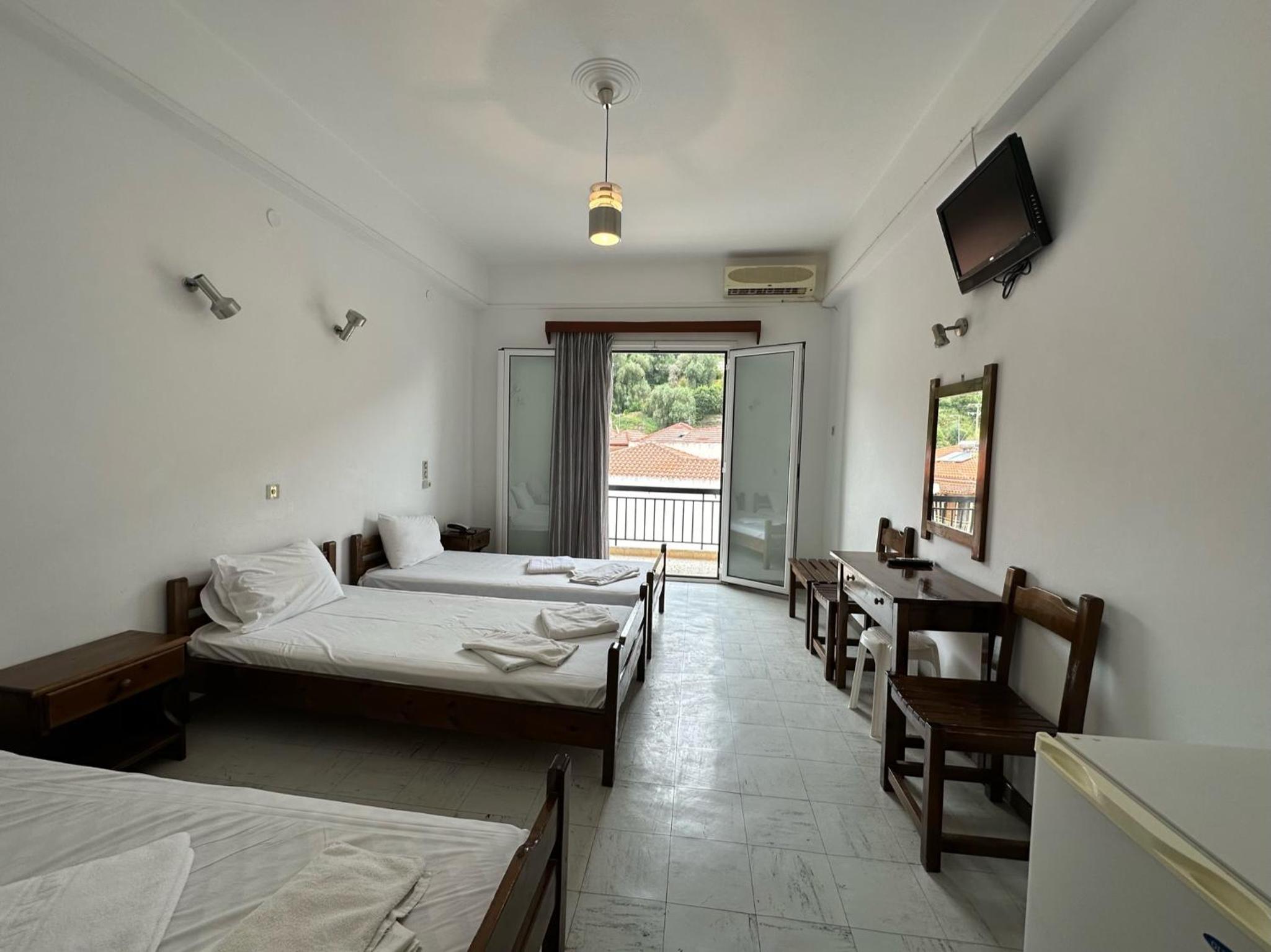Triple Room - Photo 1