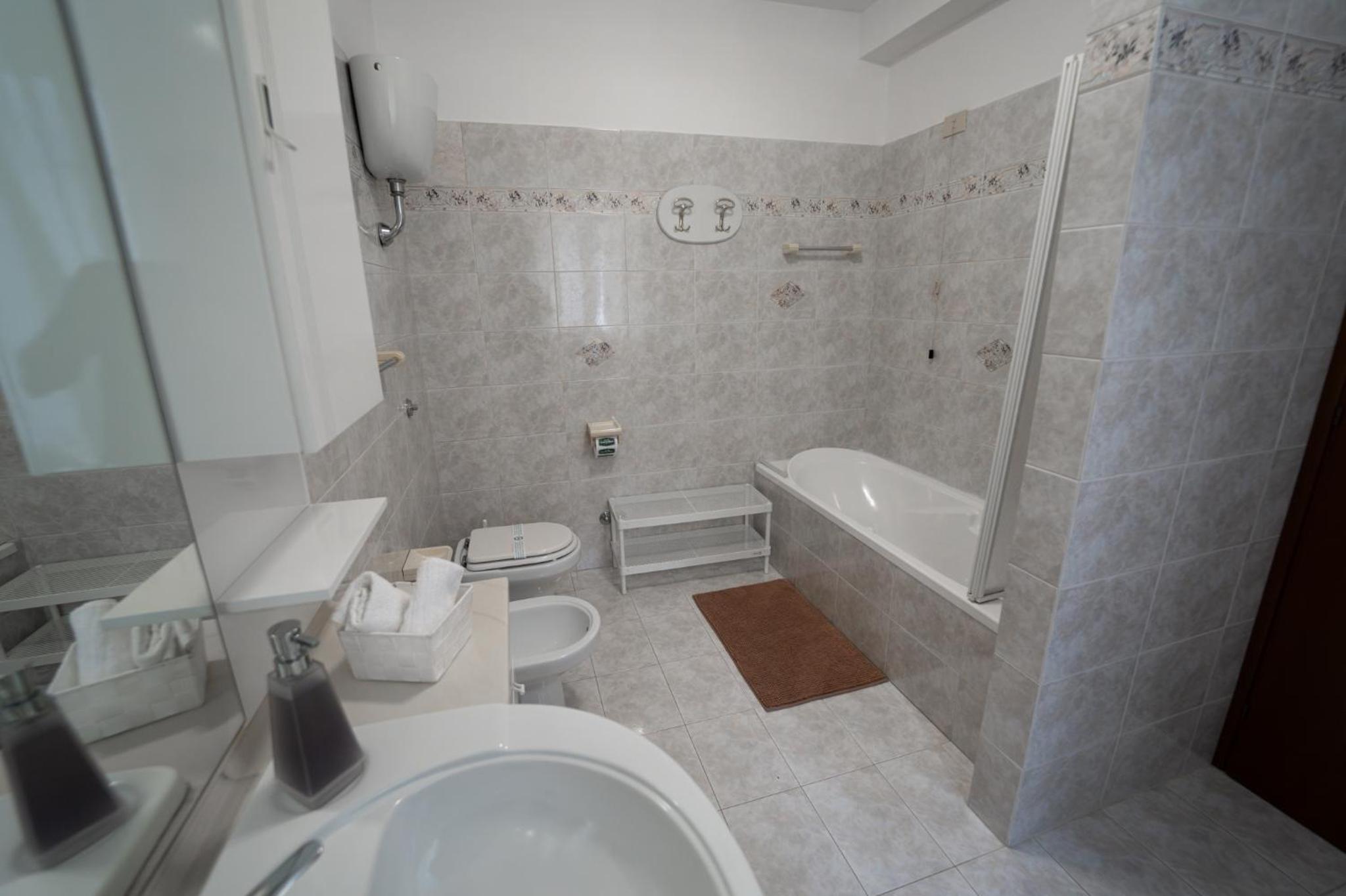 Deluxe King Room photo 3