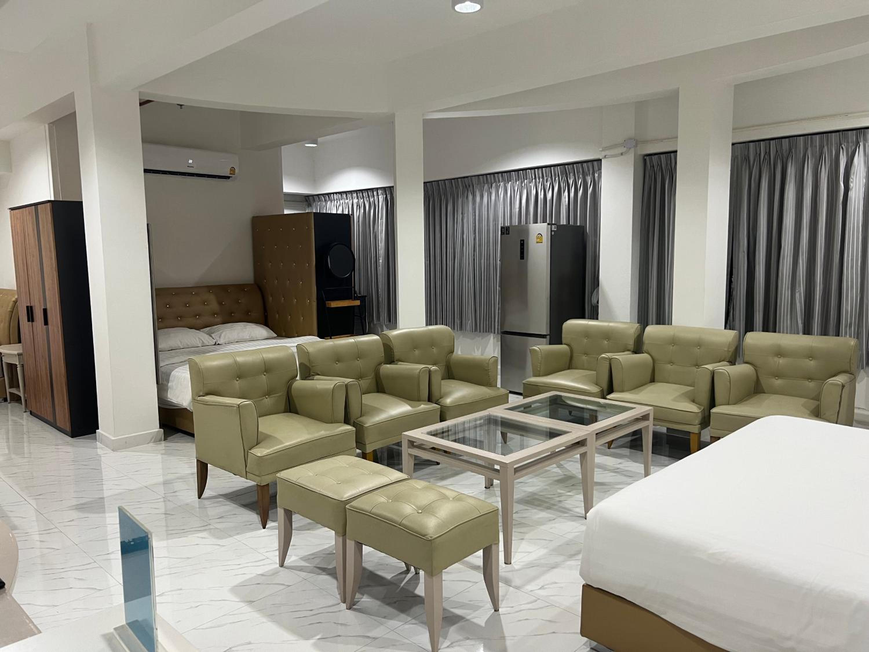 Grand Suite with Terrace photo 2