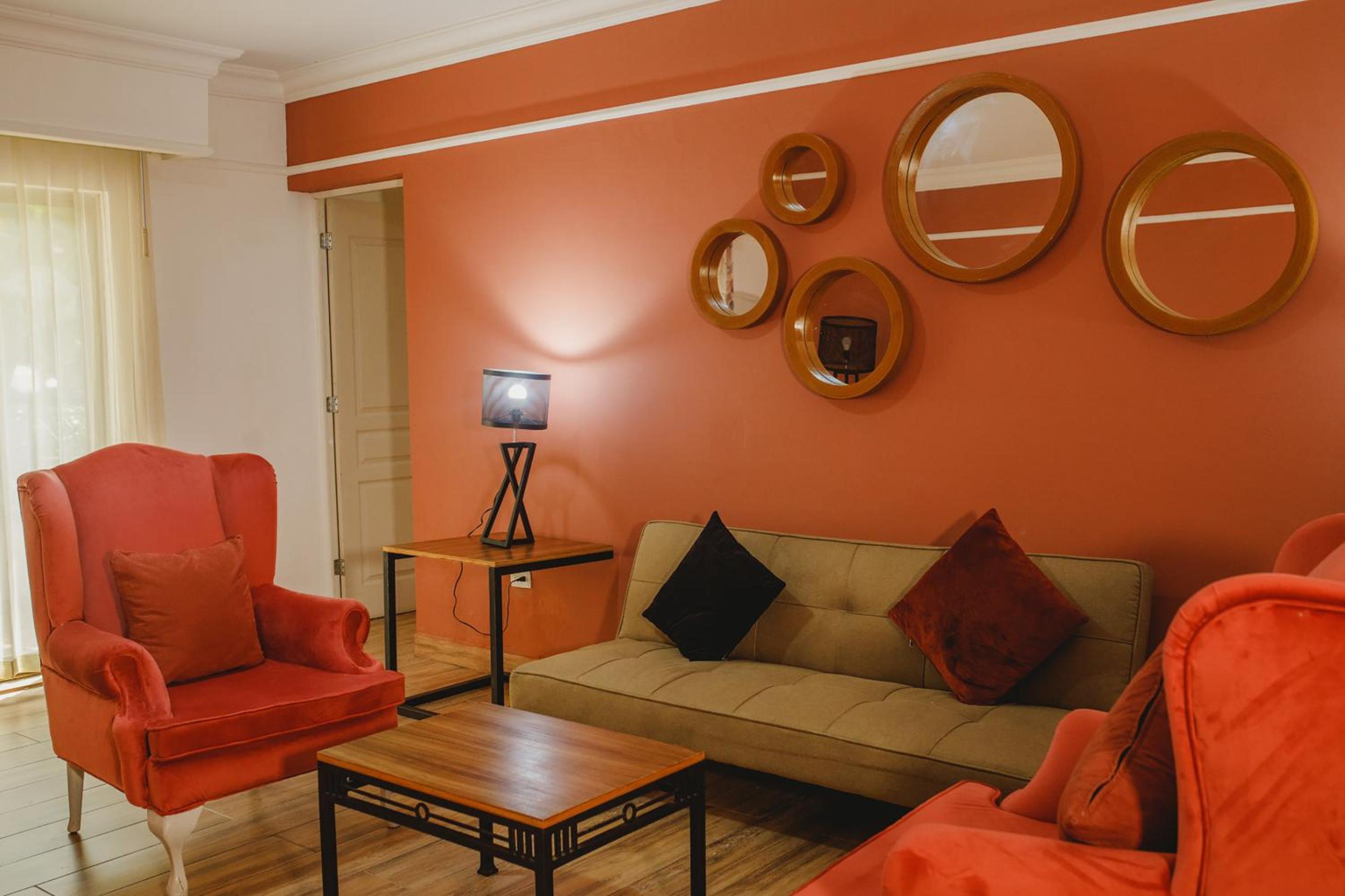 King Suite - Non Smoking - Photo 5