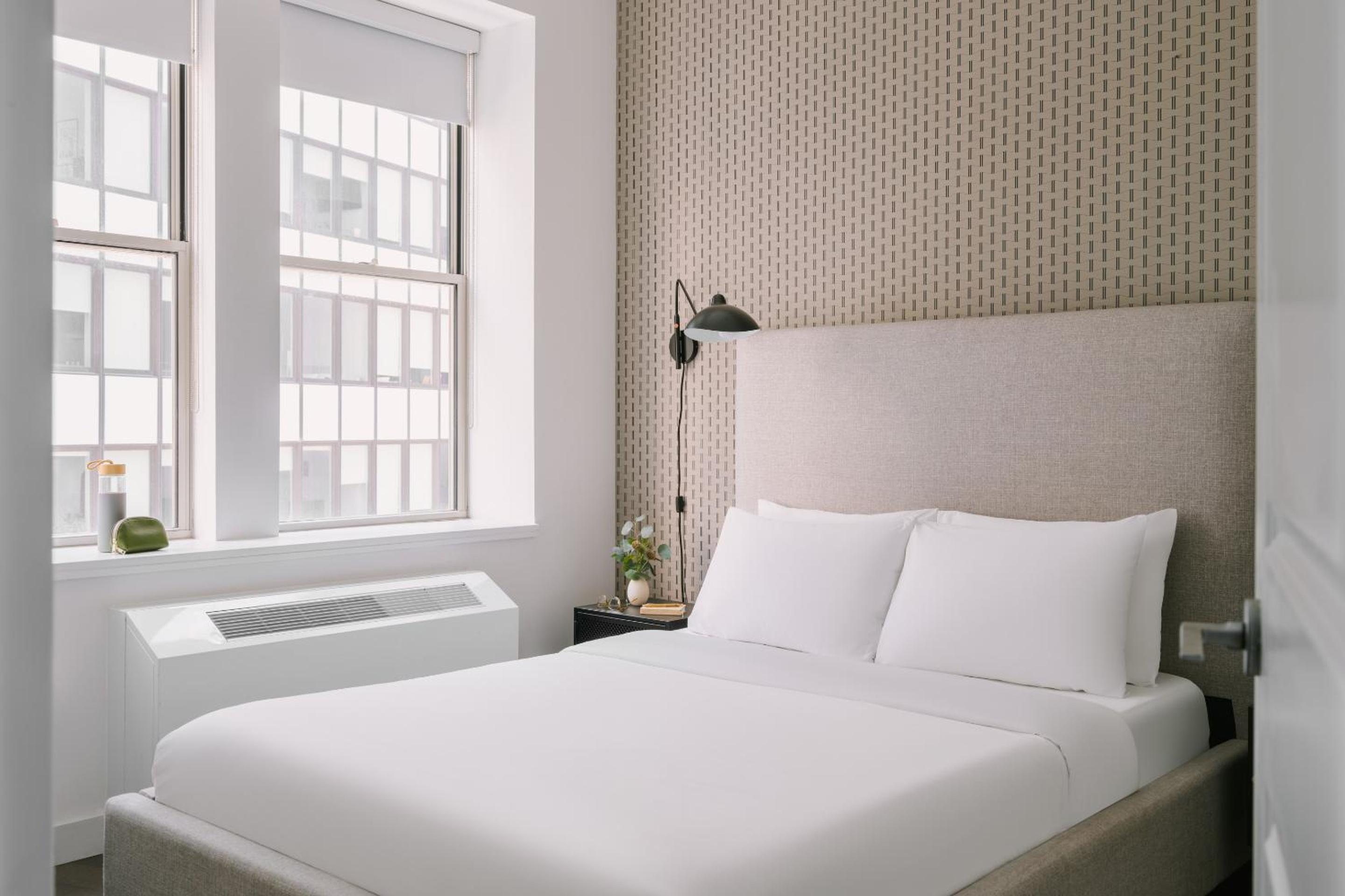 One-Bedroom Superior Apartment with Queen and Sofa Bed