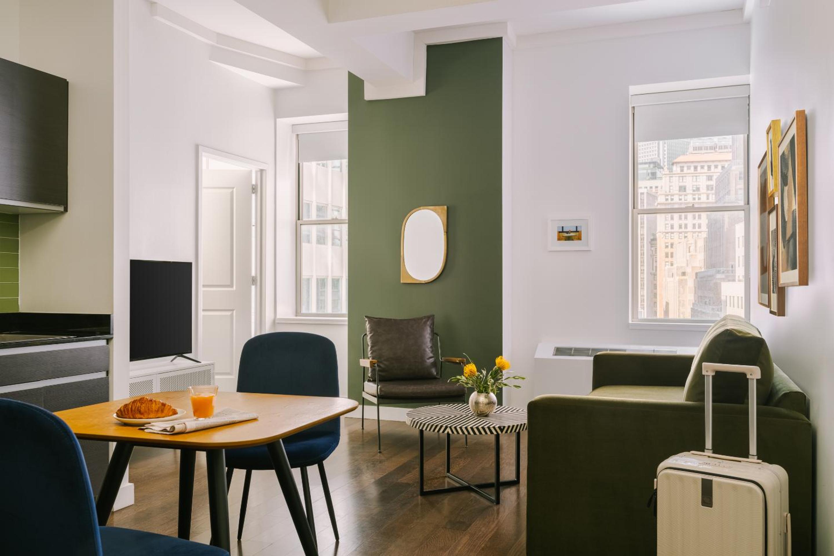 One-Bedroom Apartment with Queen Bed