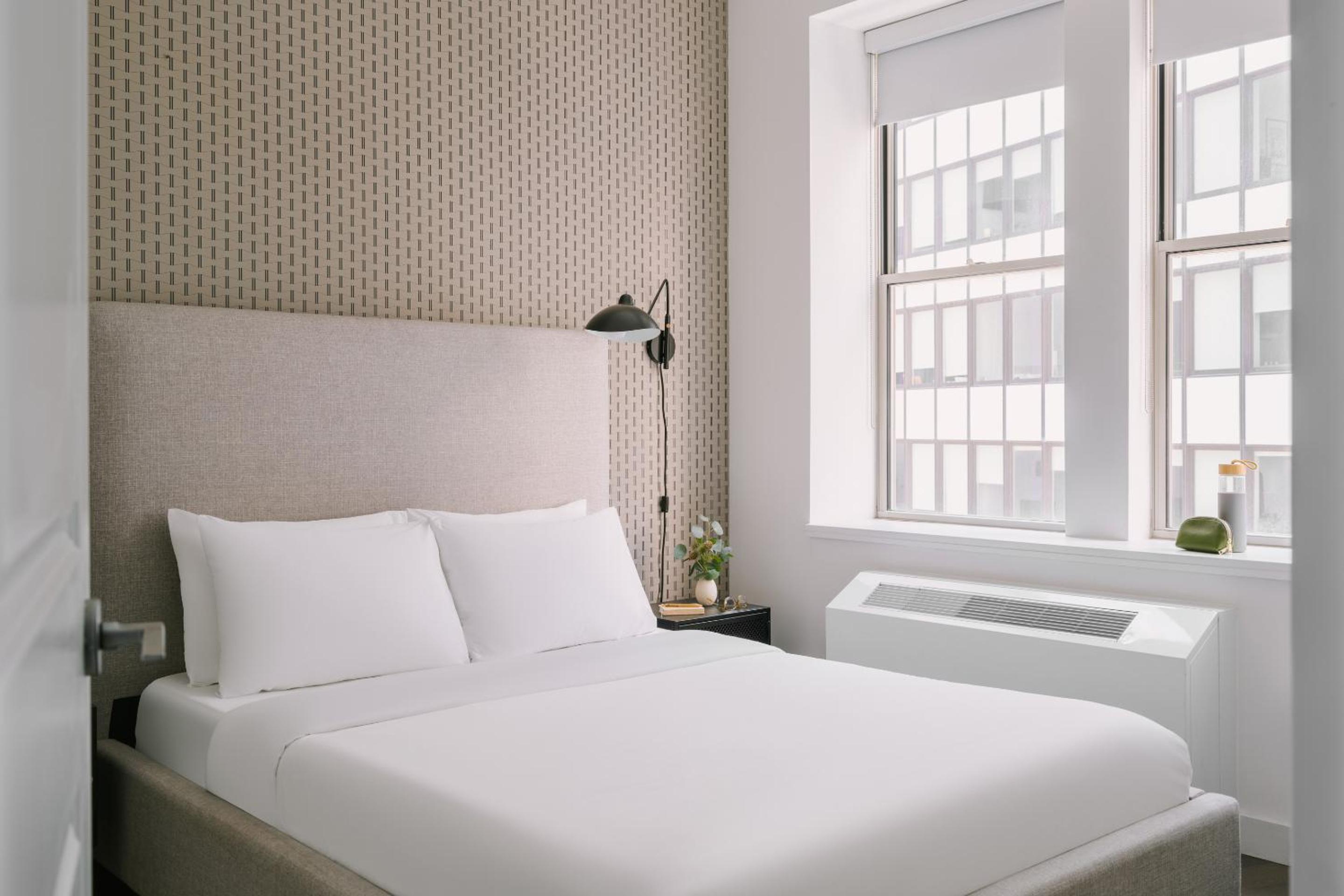 One-Bedroom Apartment with Queen Bed