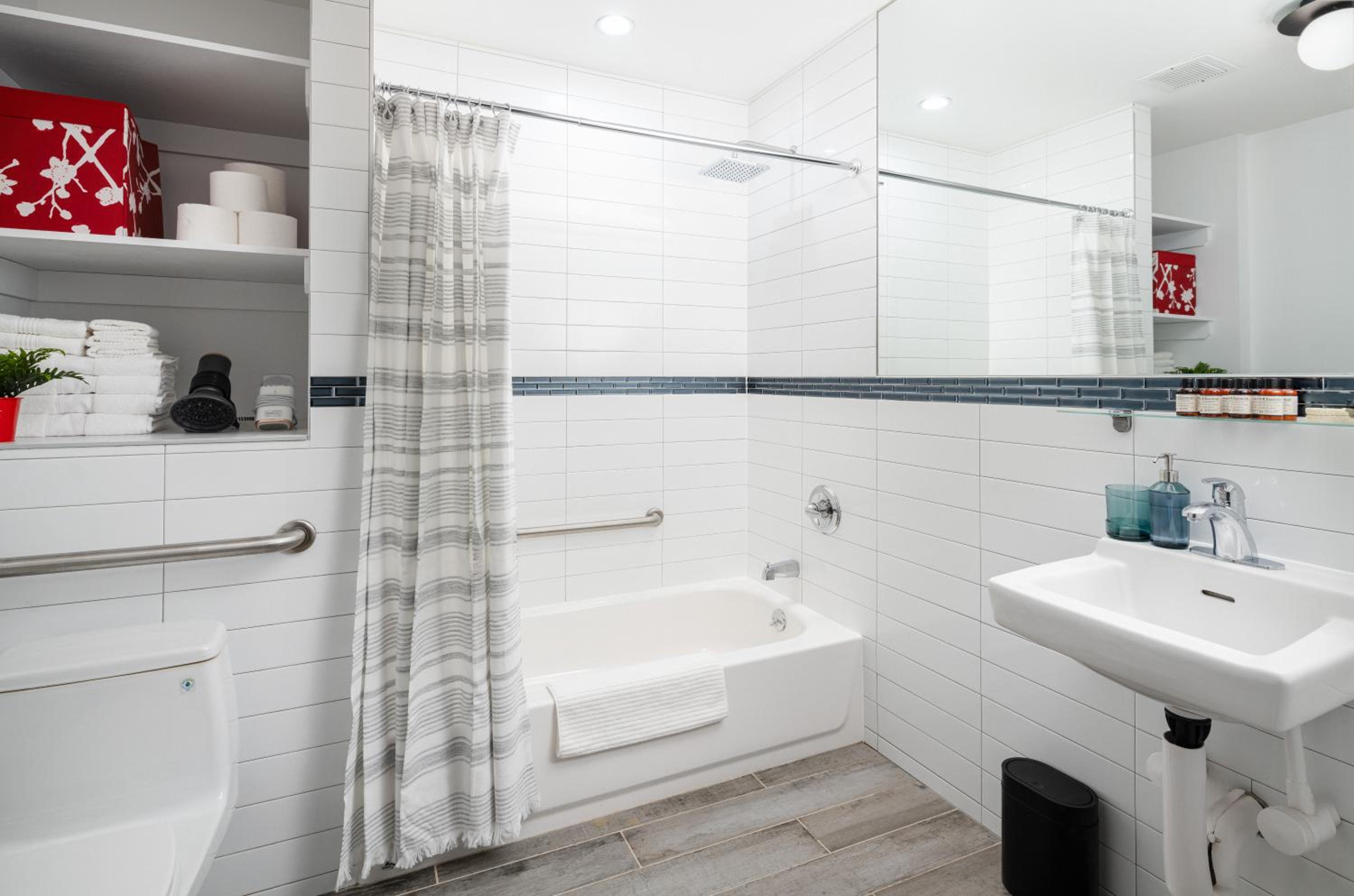 Little Charlie Hotel, Billede 8