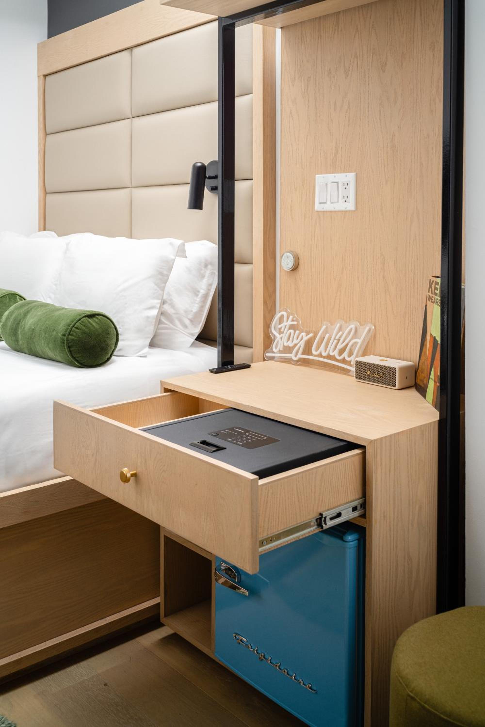 Little Charlie Hotel, Billede 13