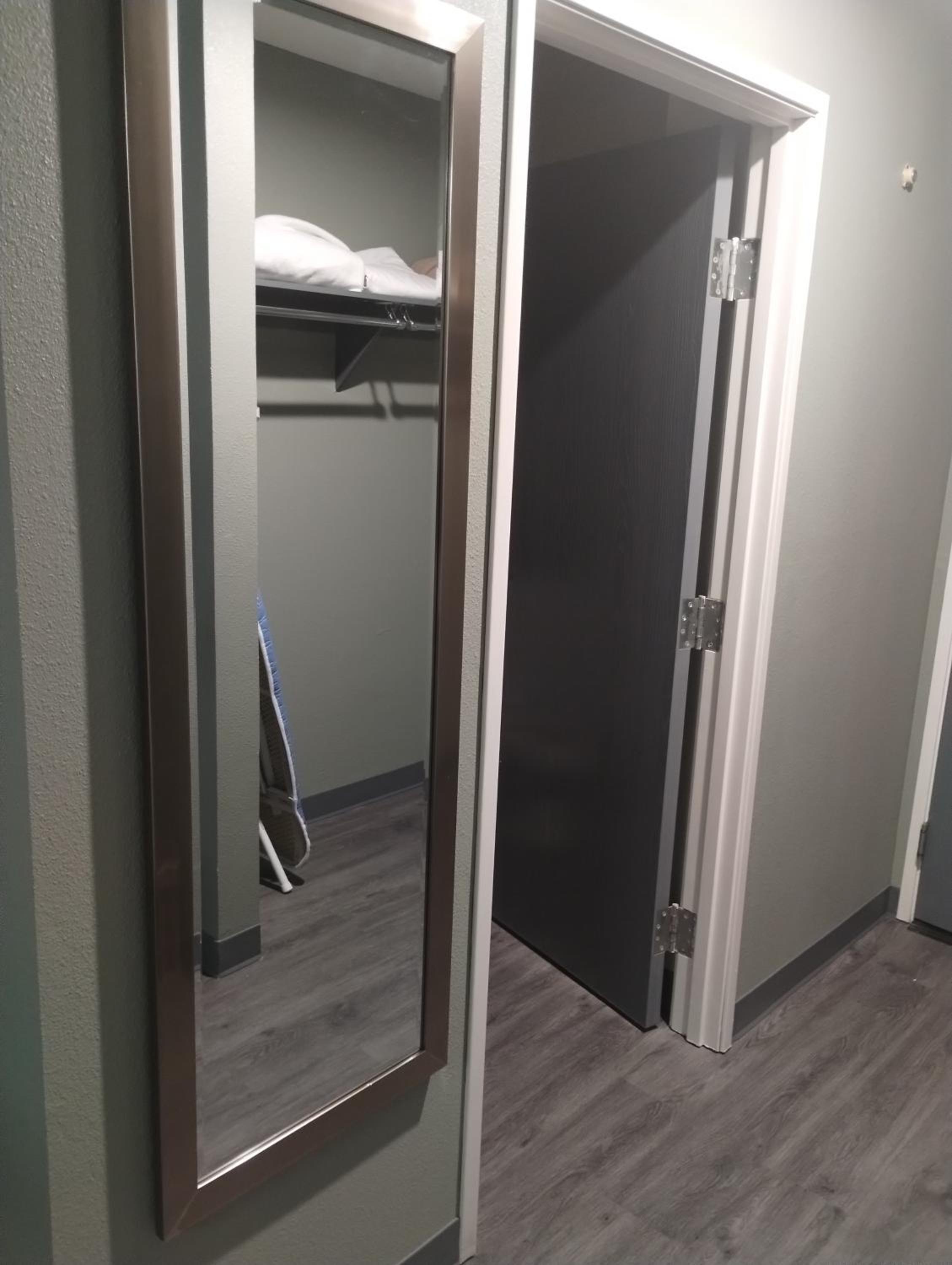 Standard Queen Room with Two Queen Beds - Non Smoking  - Photo 6